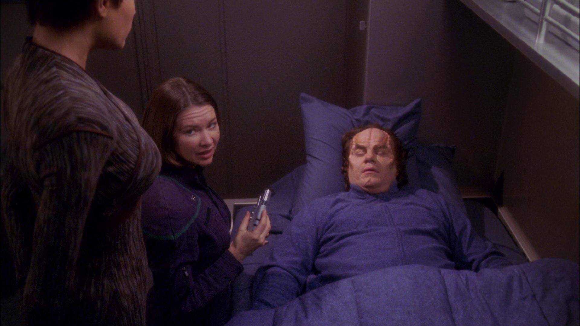 extant_StarTrek_ENT_1x25-TwoDaysAndTwoNights_2485.jpg