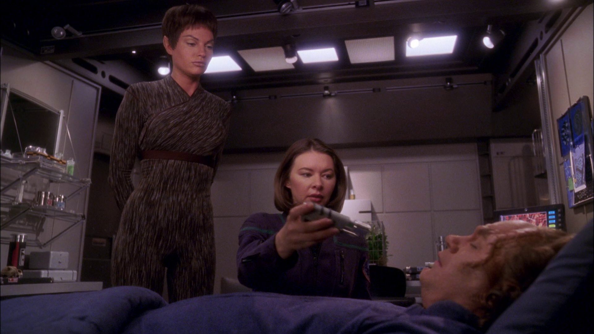 extant_StarTrek_ENT_1x25-TwoDaysAndTwoNights_2492.jpg