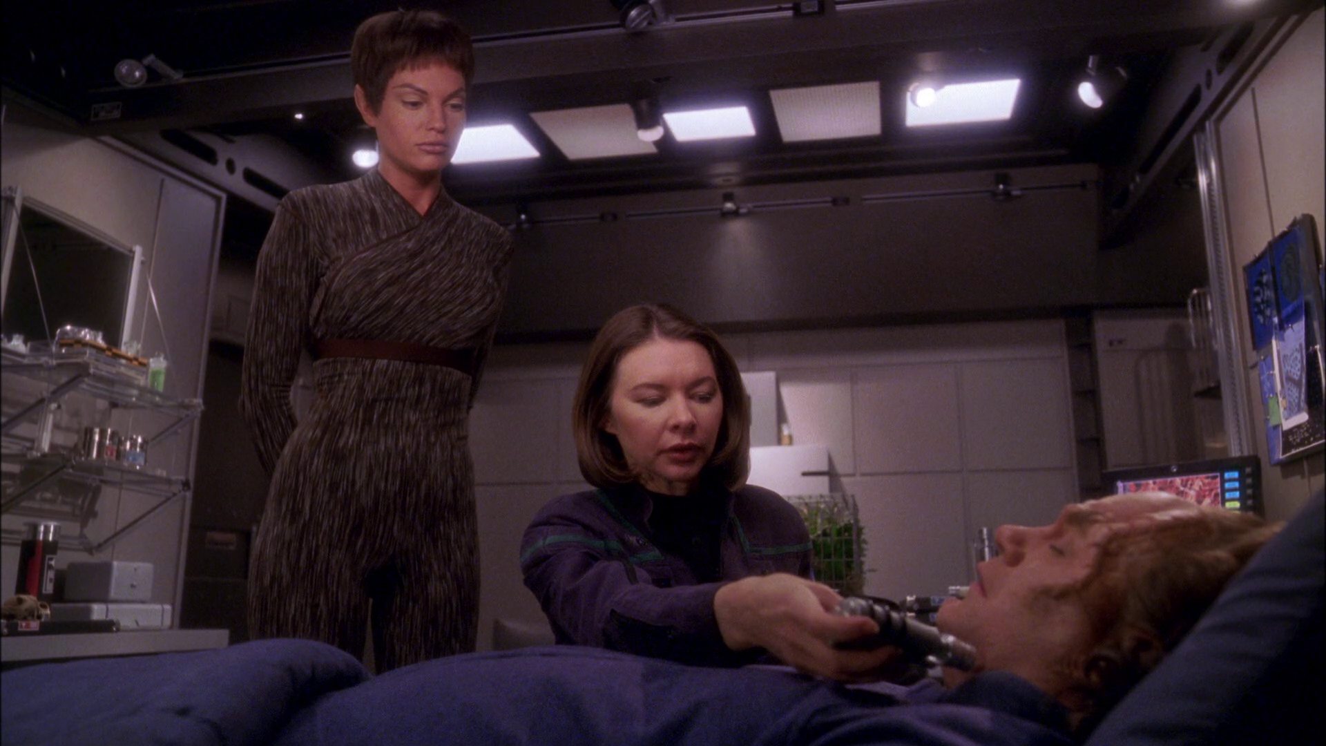 extant_StarTrek_ENT_1x25-TwoDaysAndTwoNights_2494.jpg