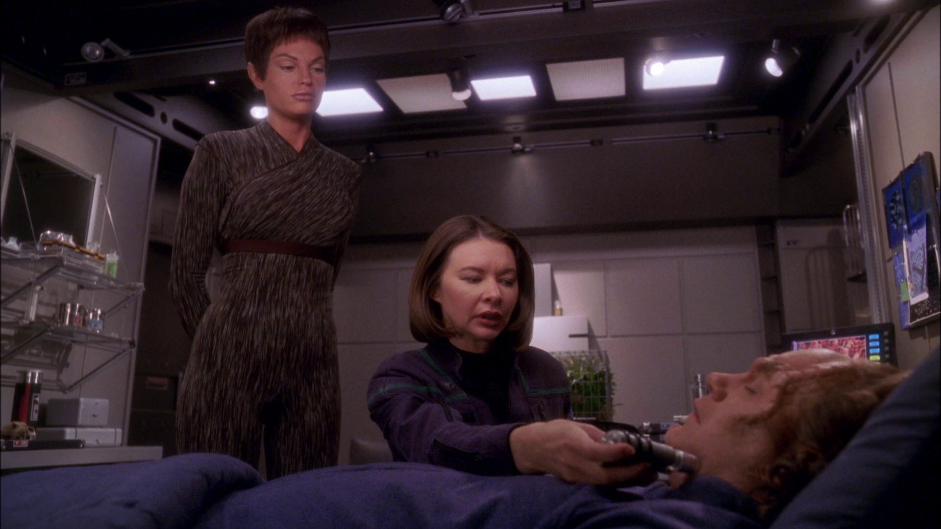 extant_StarTrek_ENT_1x25-TwoDaysAndTwoNights_2497.jpg