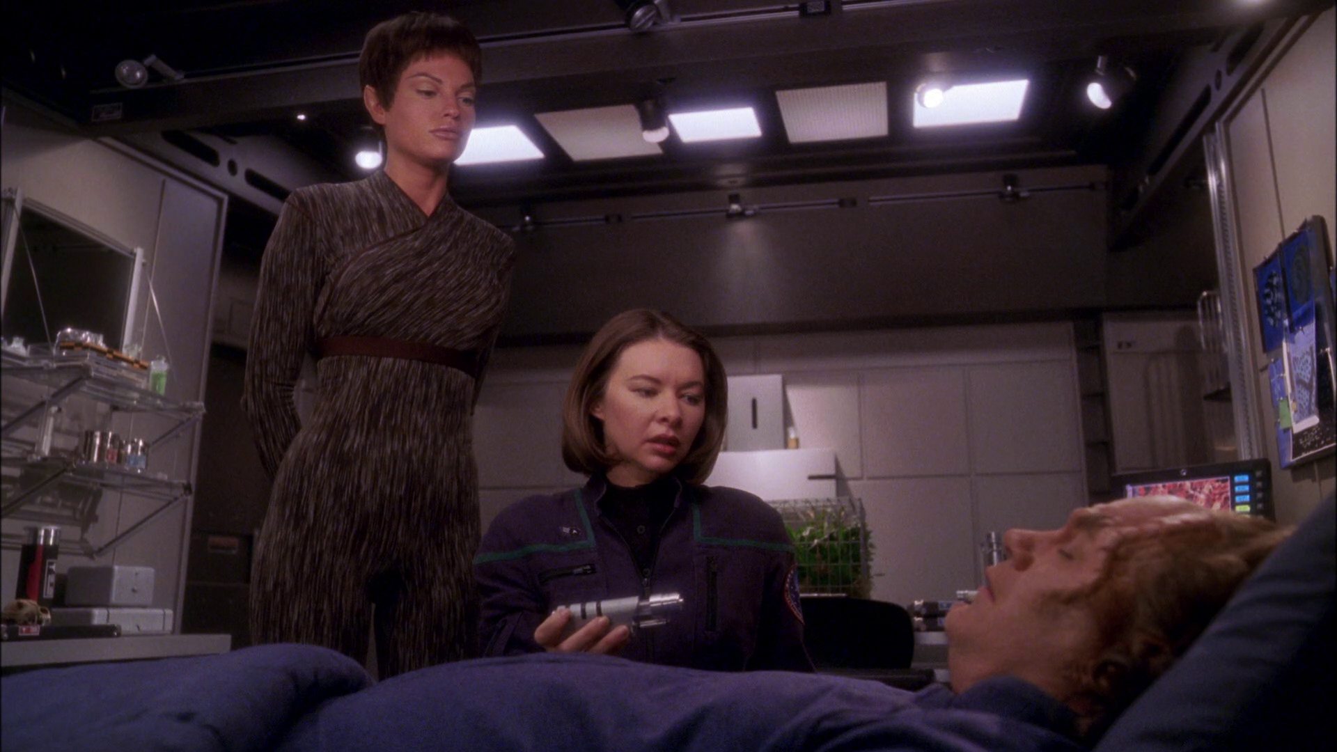 extant_StarTrek_ENT_1x25-TwoDaysAndTwoNights_2500.jpg