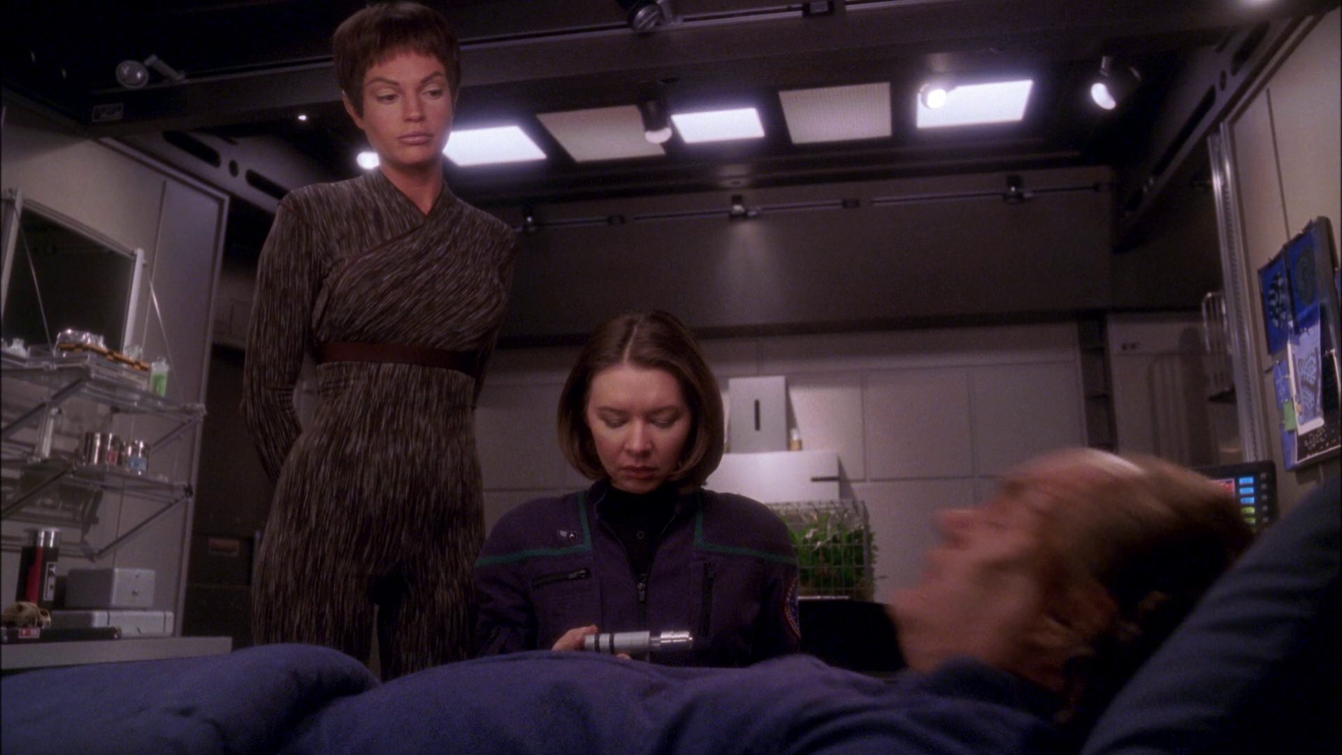 extant_StarTrek_ENT_1x25-TwoDaysAndTwoNights_2508.jpg