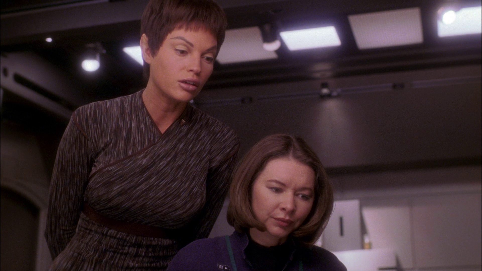 extant_StarTrek_ENT_1x25-TwoDaysAndTwoNights_2549.jpg