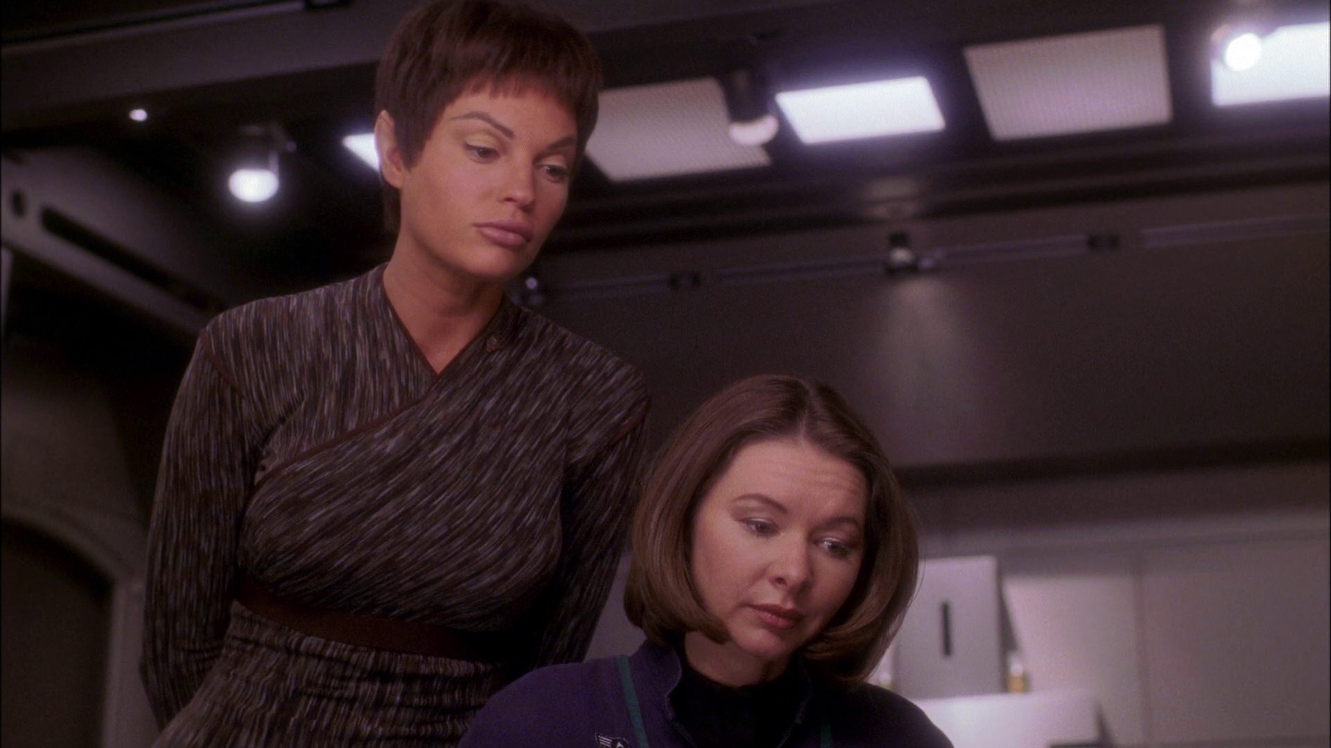 extant_StarTrek_ENT_1x25-TwoDaysAndTwoNights_2550.jpg