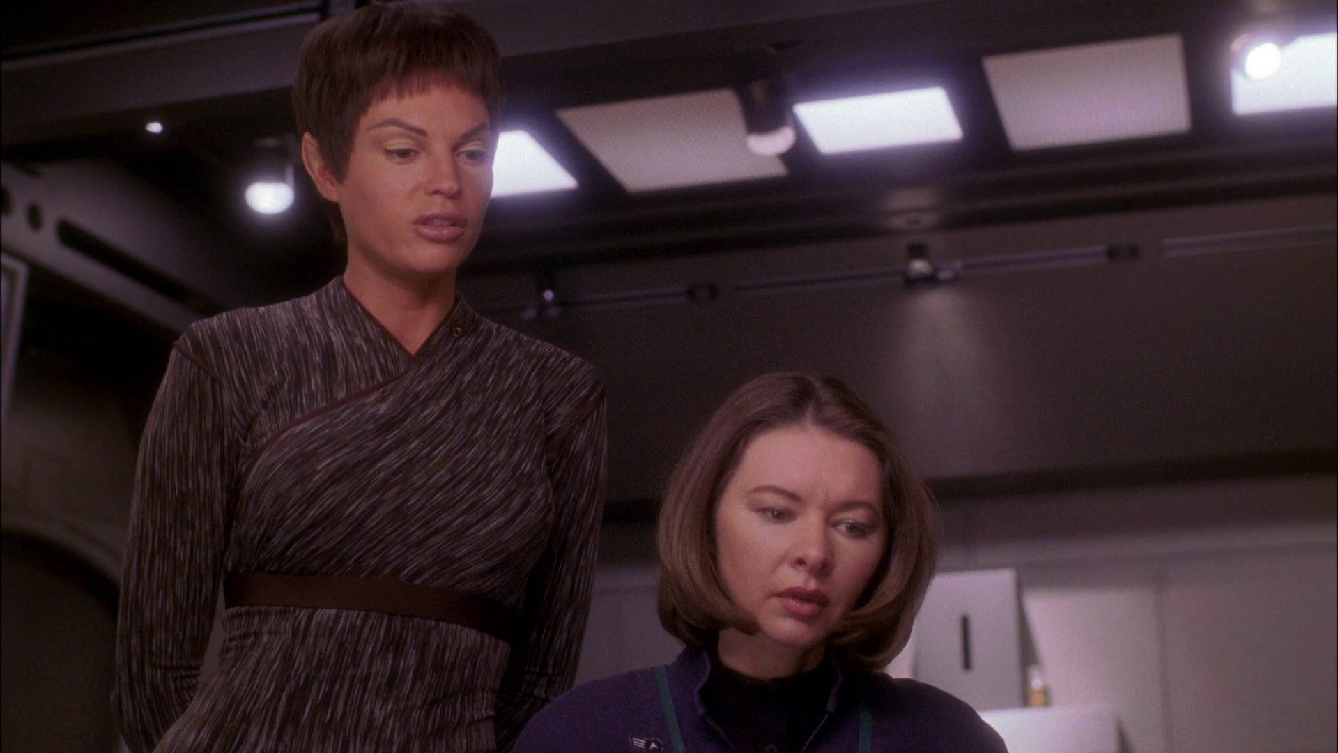 extant_StarTrek_ENT_1x25-TwoDaysAndTwoNights_2562.jpg