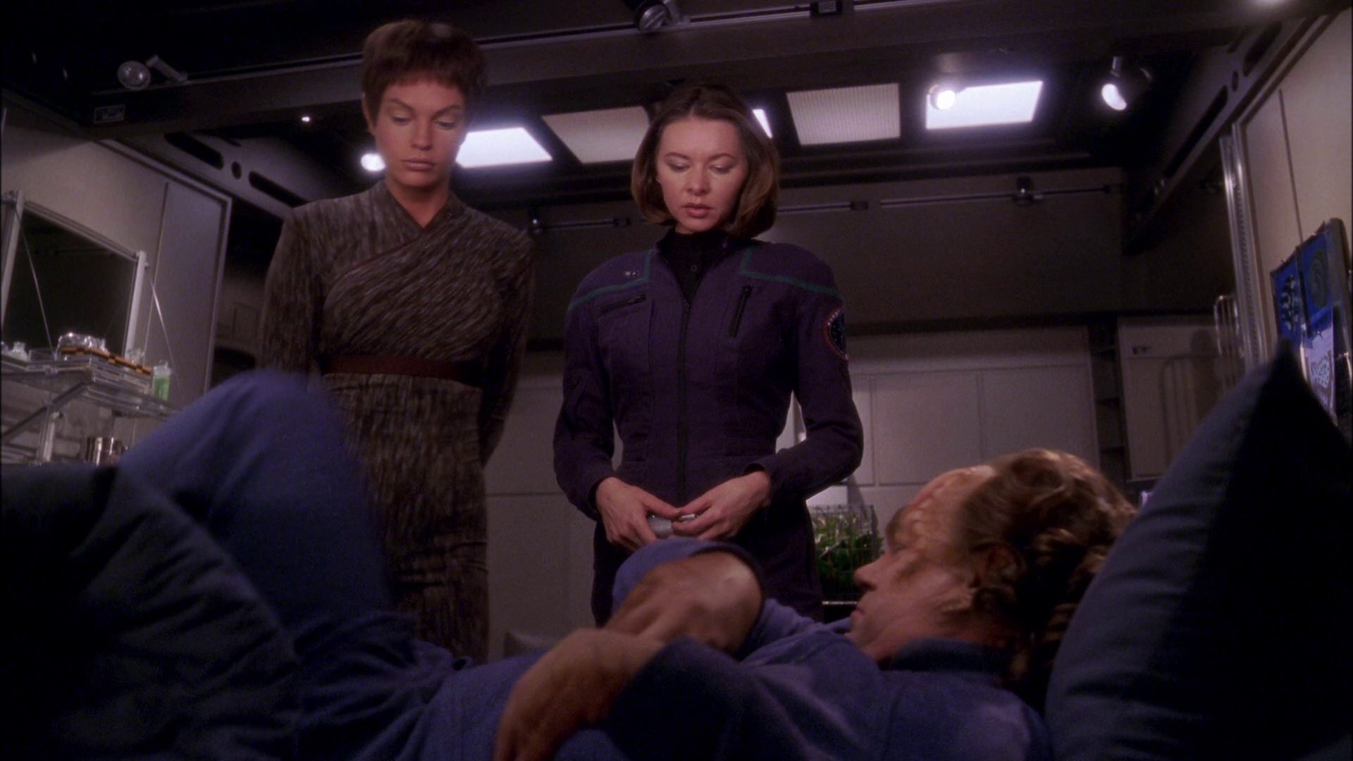 extant_StarTrek_ENT_1x25-TwoDaysAndTwoNights_2597.jpg