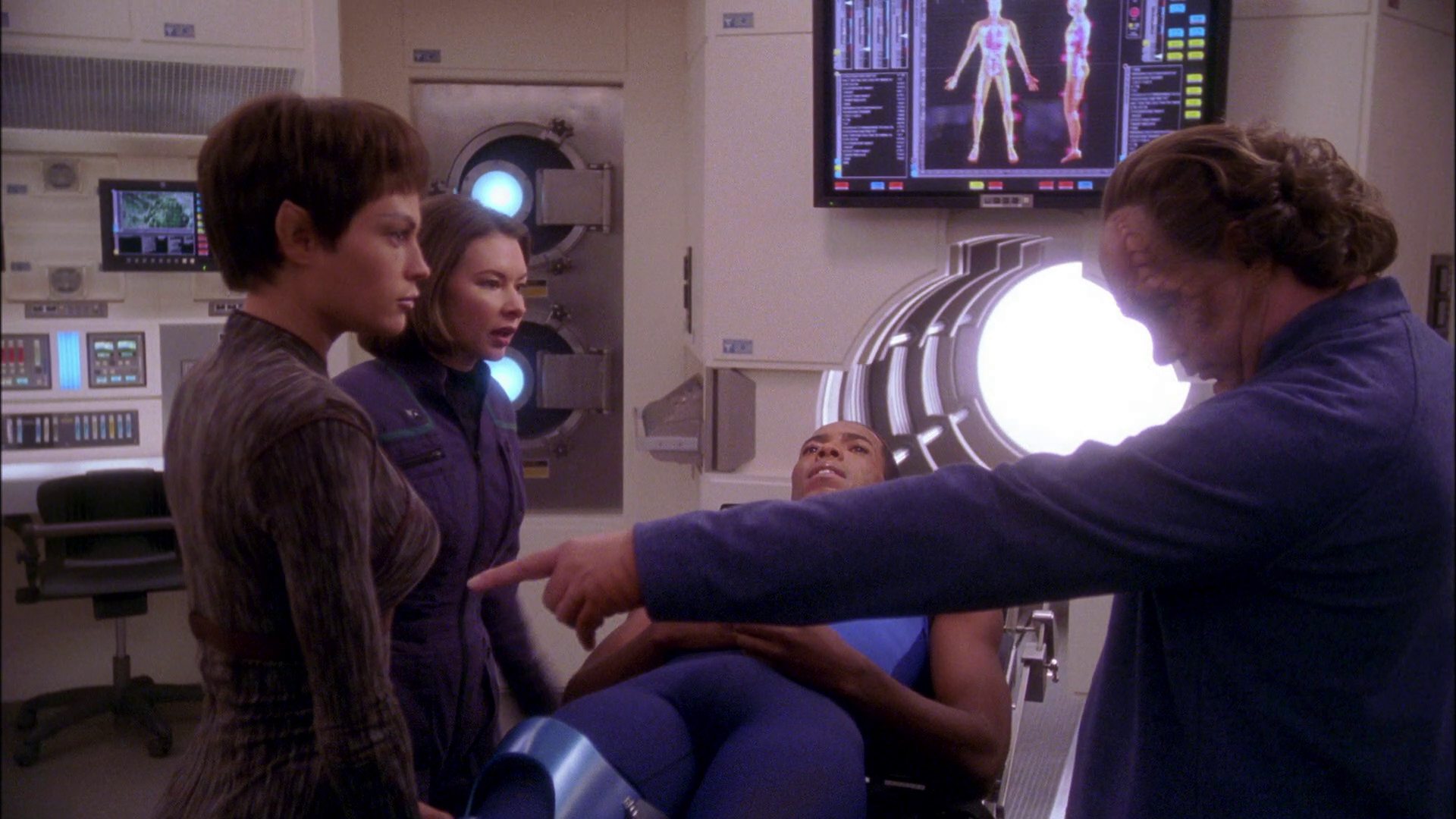 extant_StarTrek_ENT_1x25-TwoDaysAndTwoNights_2655.jpg