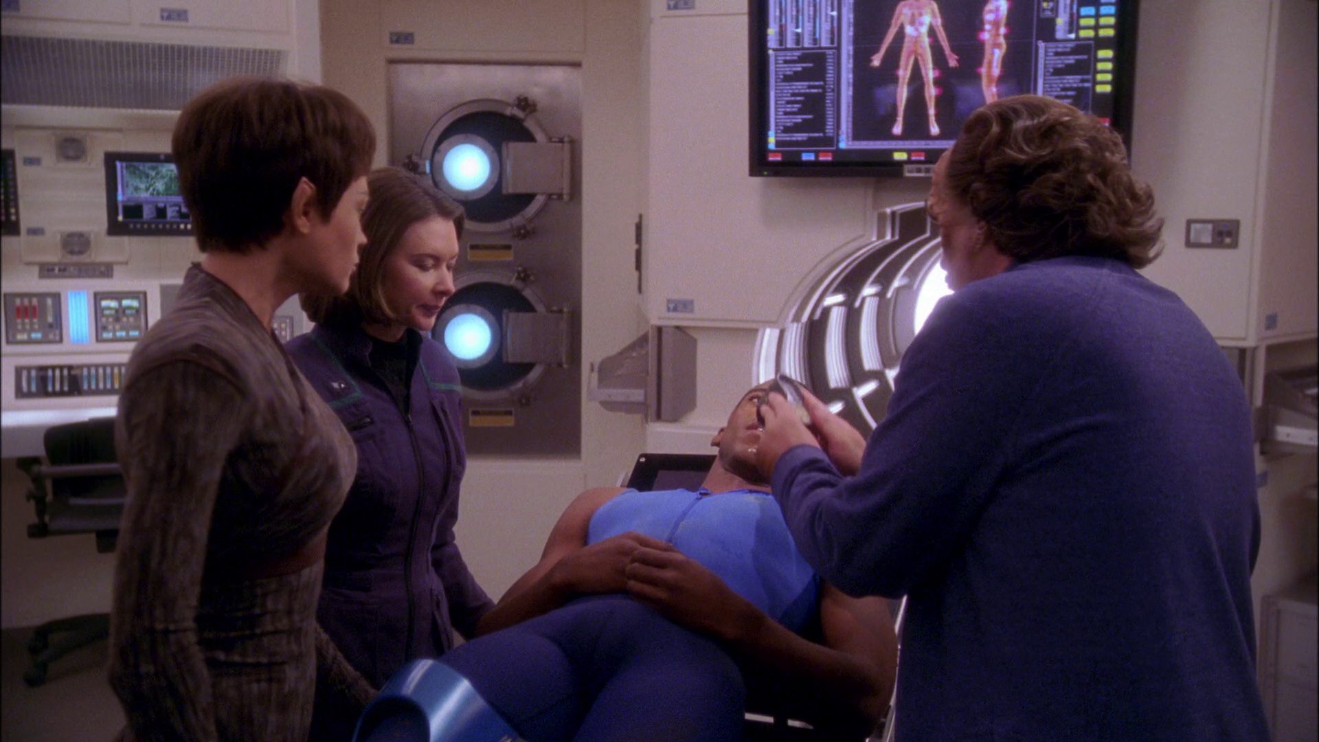 extant_StarTrek_ENT_1x25-TwoDaysAndTwoNights_2666.jpg