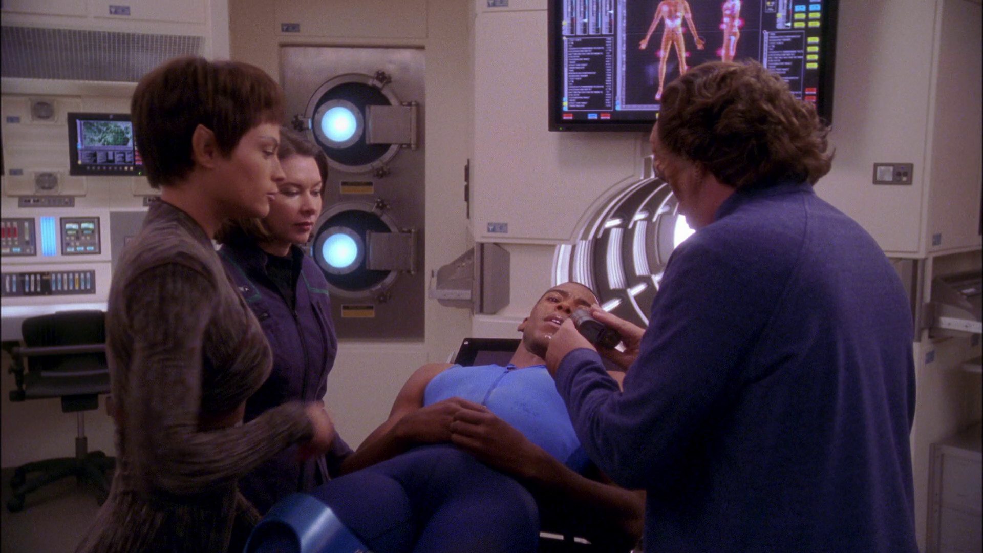 extant_StarTrek_ENT_1x25-TwoDaysAndTwoNights_2672.jpg
