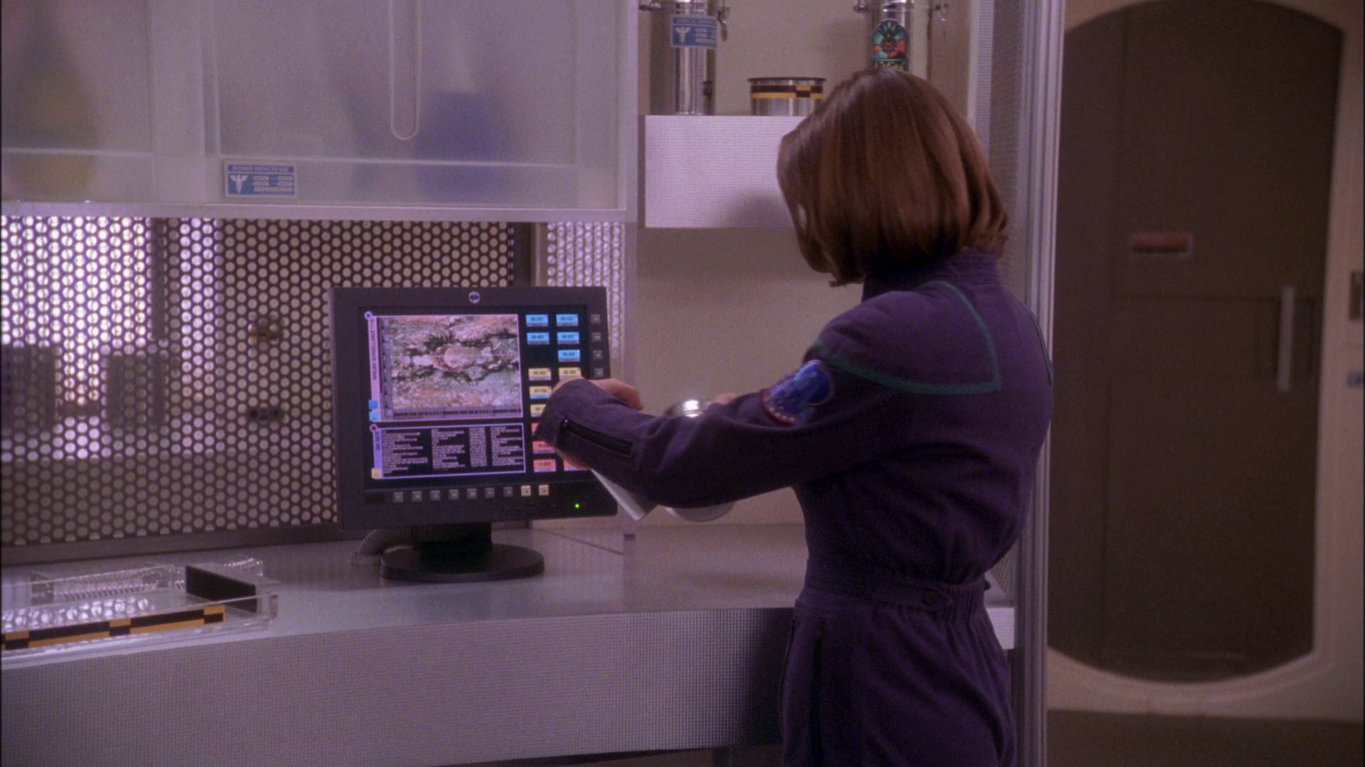 extant_StarTrek_ENT_1x25-TwoDaysAndTwoNights_2701.jpg