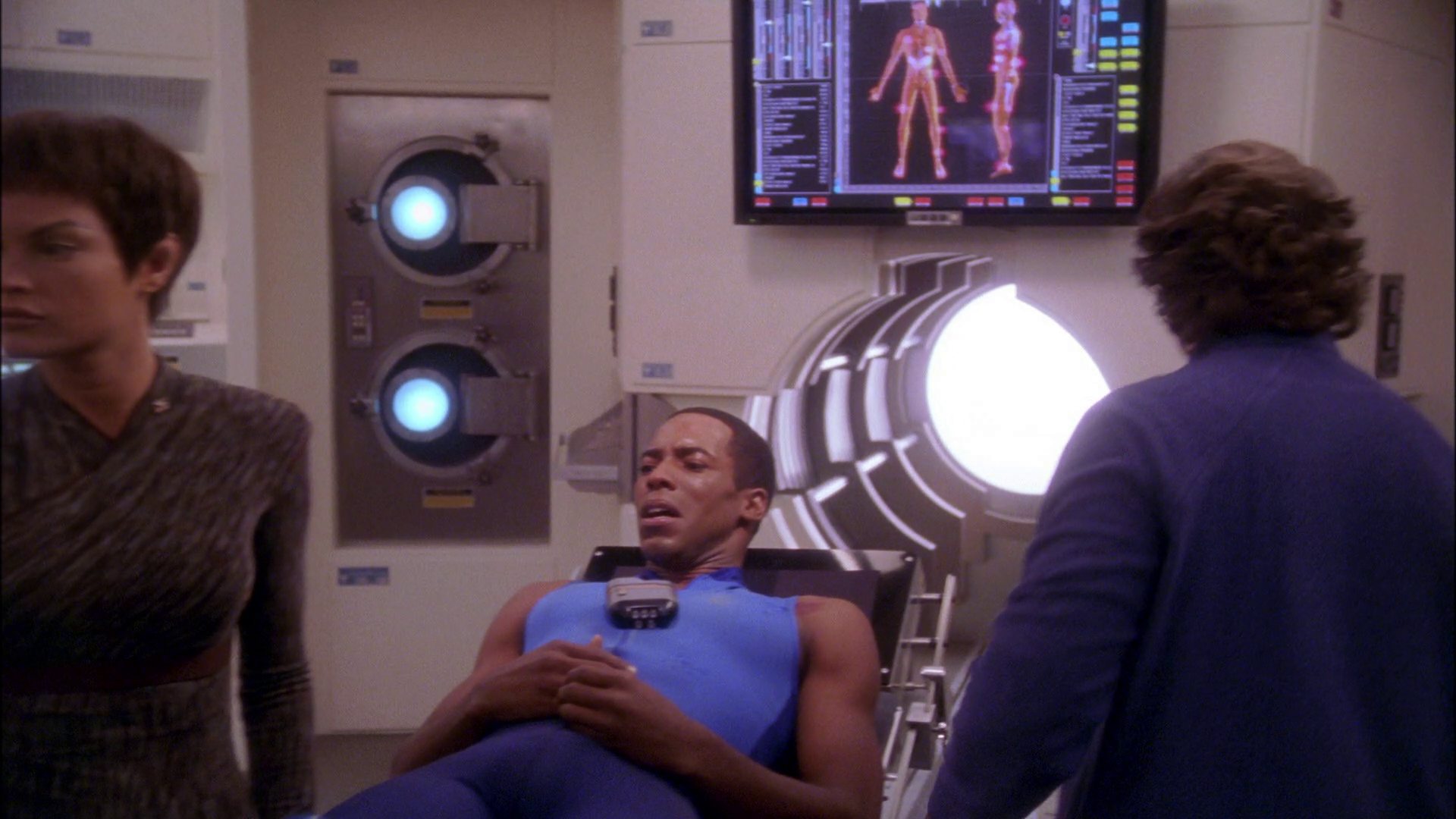 extant_StarTrek_ENT_1x25-TwoDaysAndTwoNights_2706.jpg
