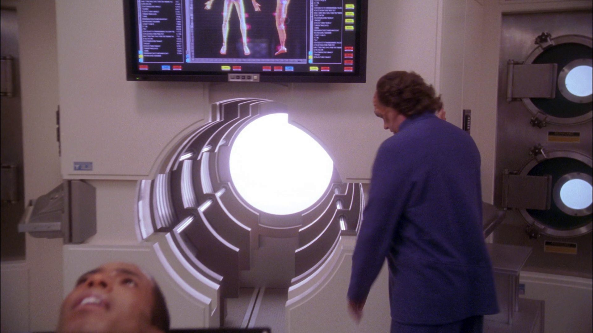 extant_StarTrek_ENT_1x25-TwoDaysAndTwoNights_2709.jpg