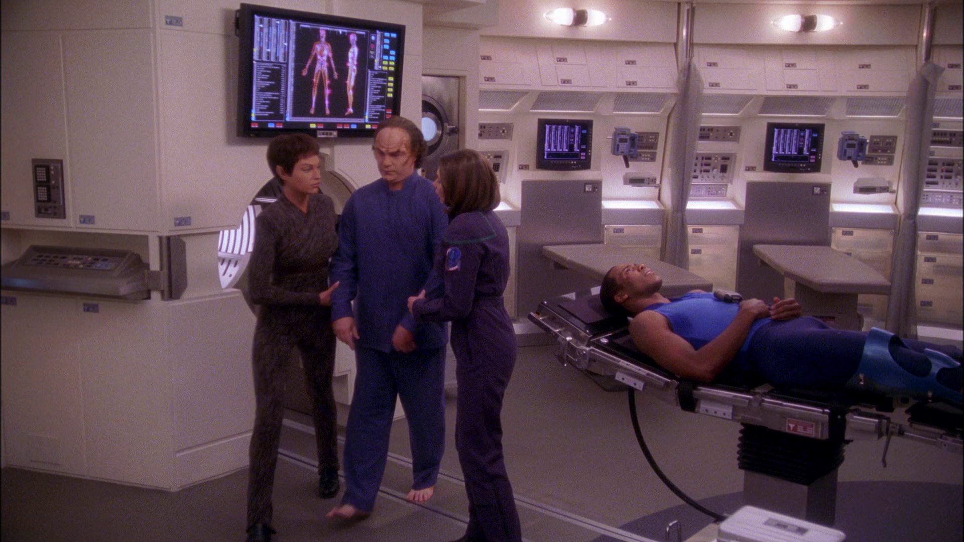 extant_StarTrek_ENT_1x25-TwoDaysAndTwoNights_2719.jpg