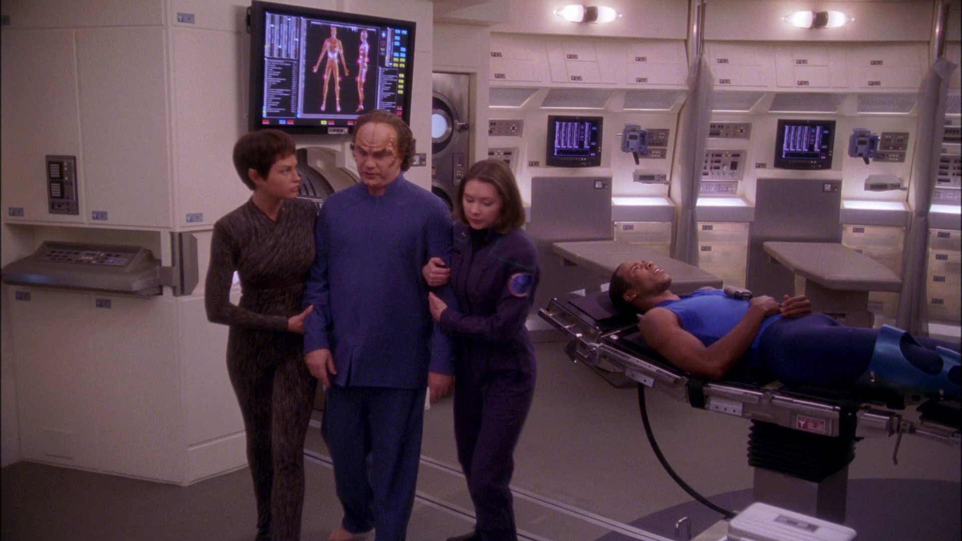 extant_StarTrek_ENT_1x25-TwoDaysAndTwoNights_2720.jpg