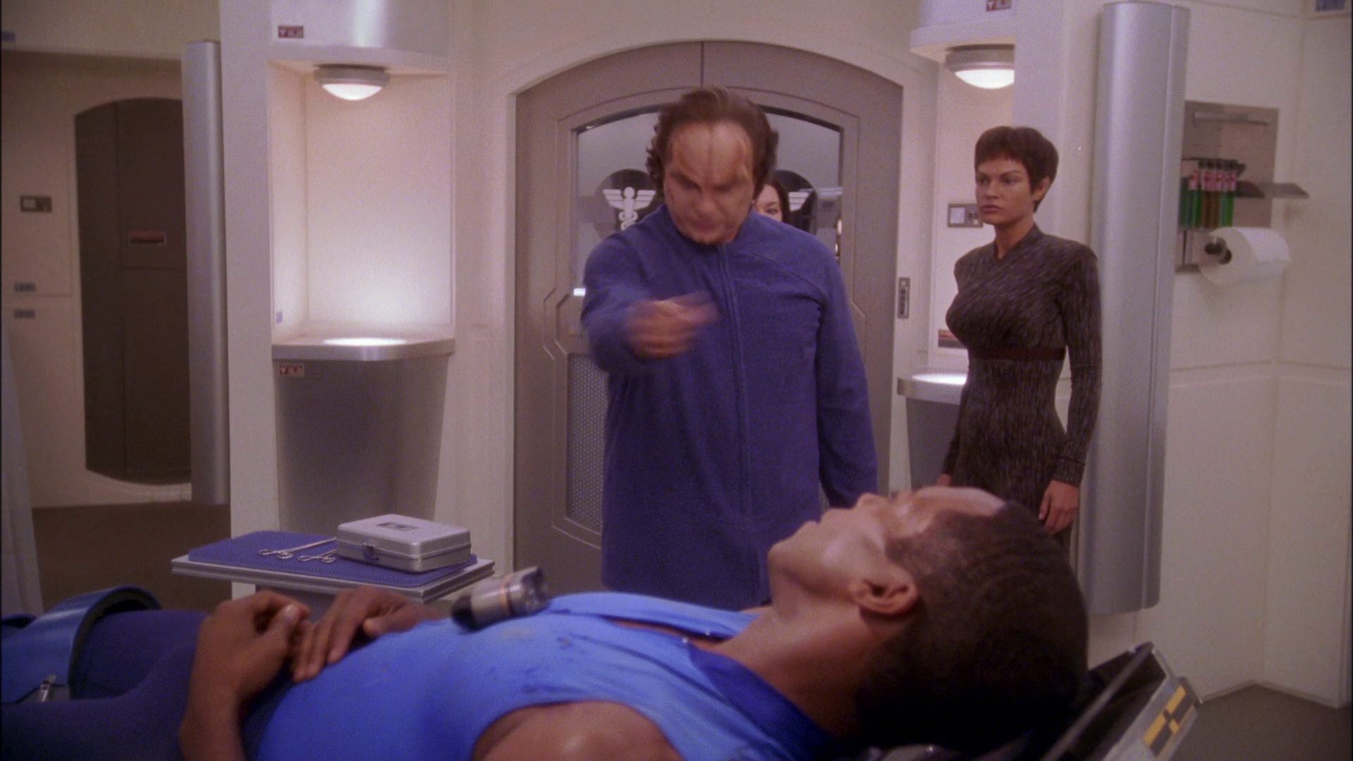 extant_StarTrek_ENT_1x25-TwoDaysAndTwoNights_2731.jpg