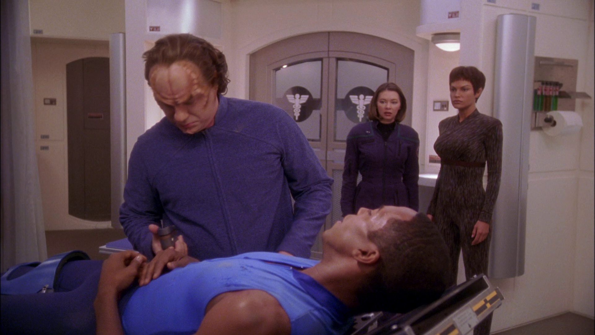 extant_StarTrek_ENT_1x25-TwoDaysAndTwoNights_2735.jpg
