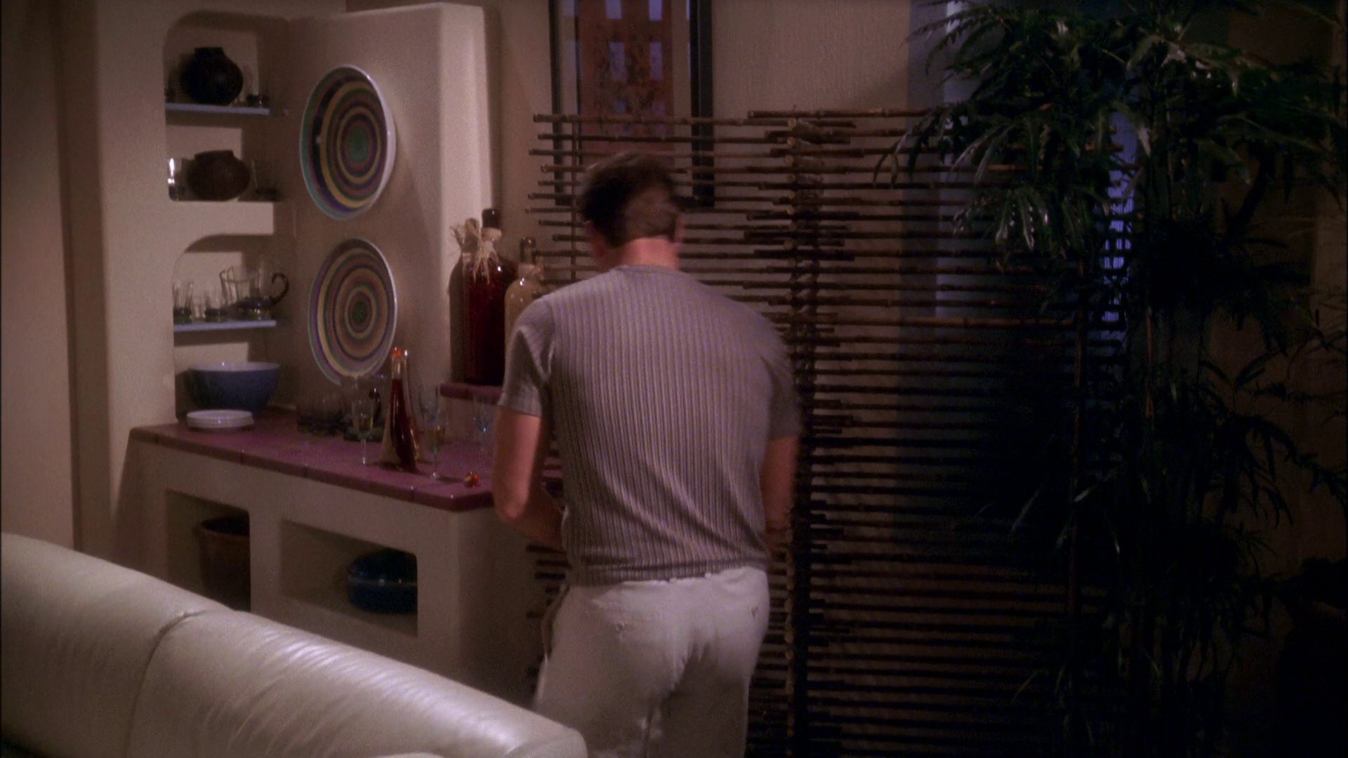 extant_StarTrek_ENT_1x25-TwoDaysAndTwoNights_3078.jpg