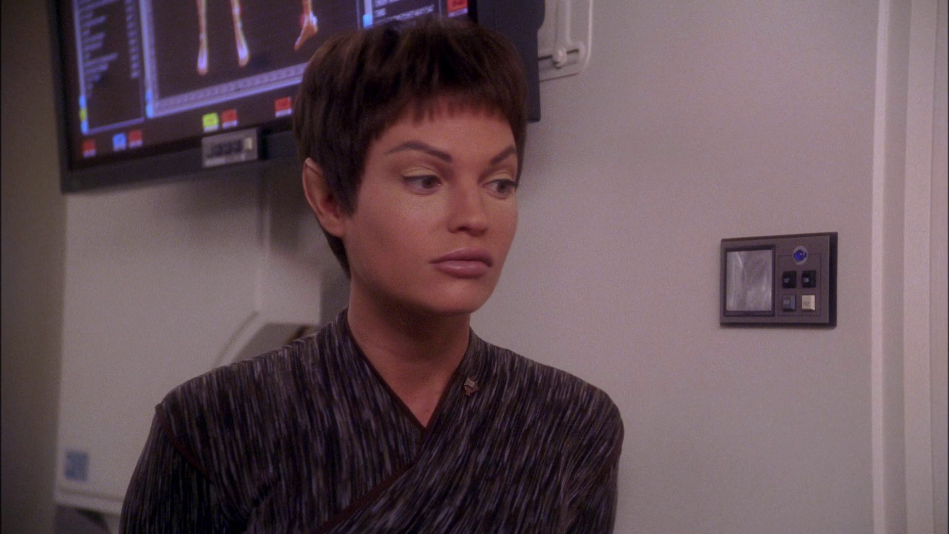 extant_StarTrek_ENT_1x25-TwoDaysAndTwoNights_3099.jpg