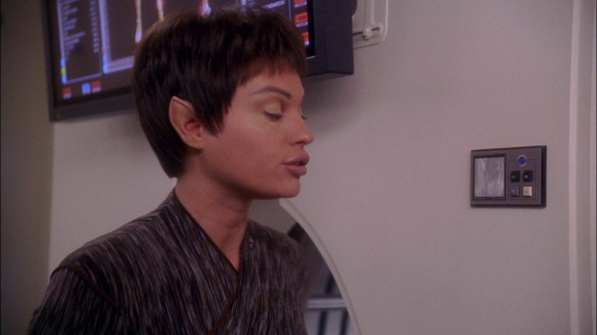 extant_StarTrek_ENT_1x25-TwoDaysAndTwoNights_3100.jpg