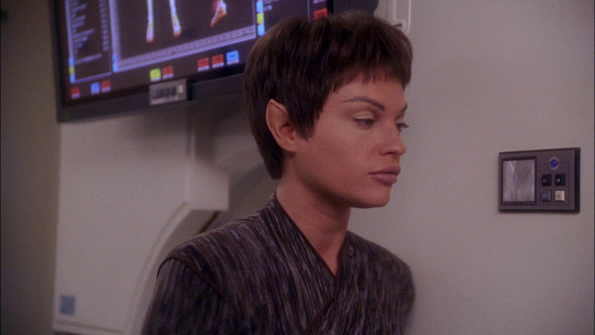 extant_StarTrek_ENT_1x25-TwoDaysAndTwoNights_3102.jpg