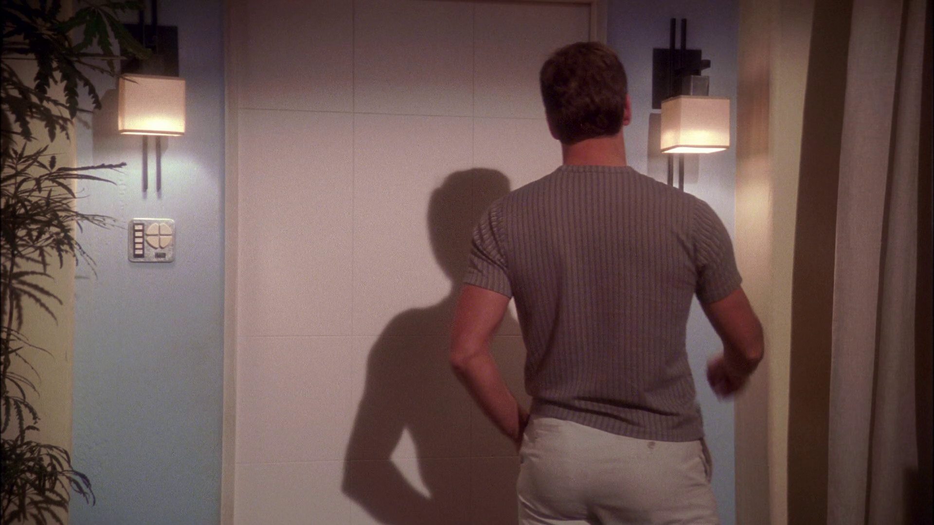 extant_StarTrek_ENT_1x25-TwoDaysAndTwoNights_3116.jpg
