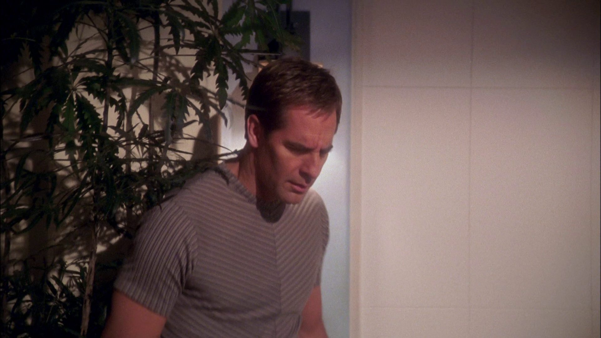 extant_StarTrek_ENT_1x25-TwoDaysAndTwoNights_3240.jpg