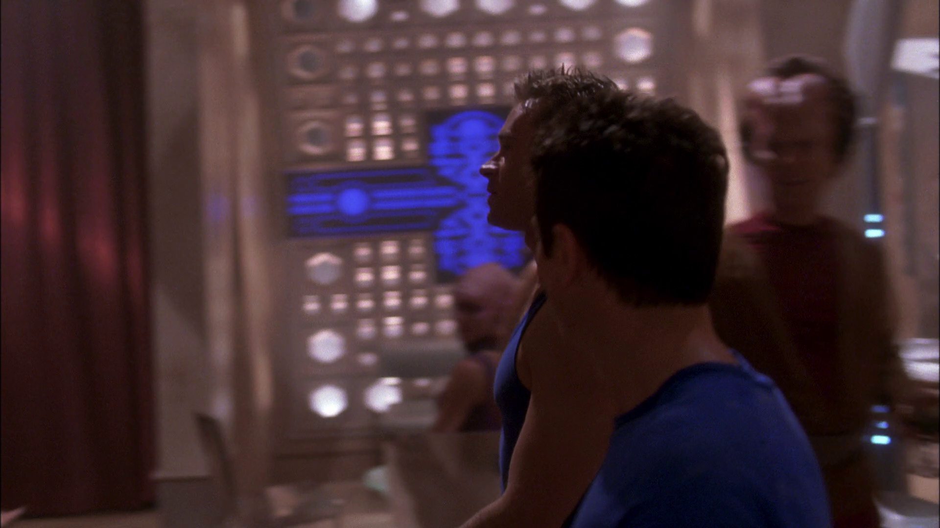 extant_StarTrek_ENT_1x25-TwoDaysAndTwoNights_3285.jpg