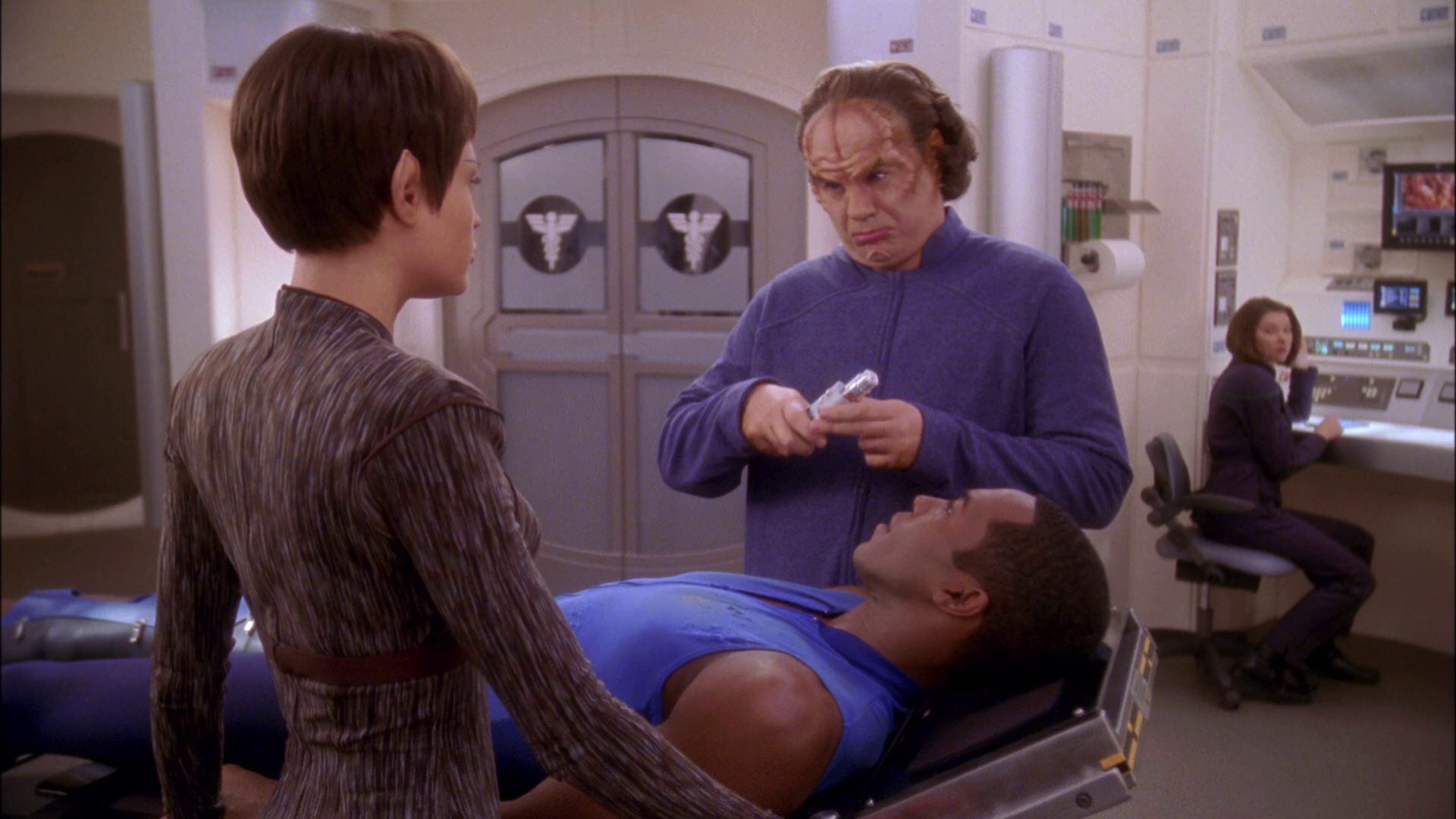 extant_StarTrek_ENT_1x25-TwoDaysAndTwoNights_3429.jpg