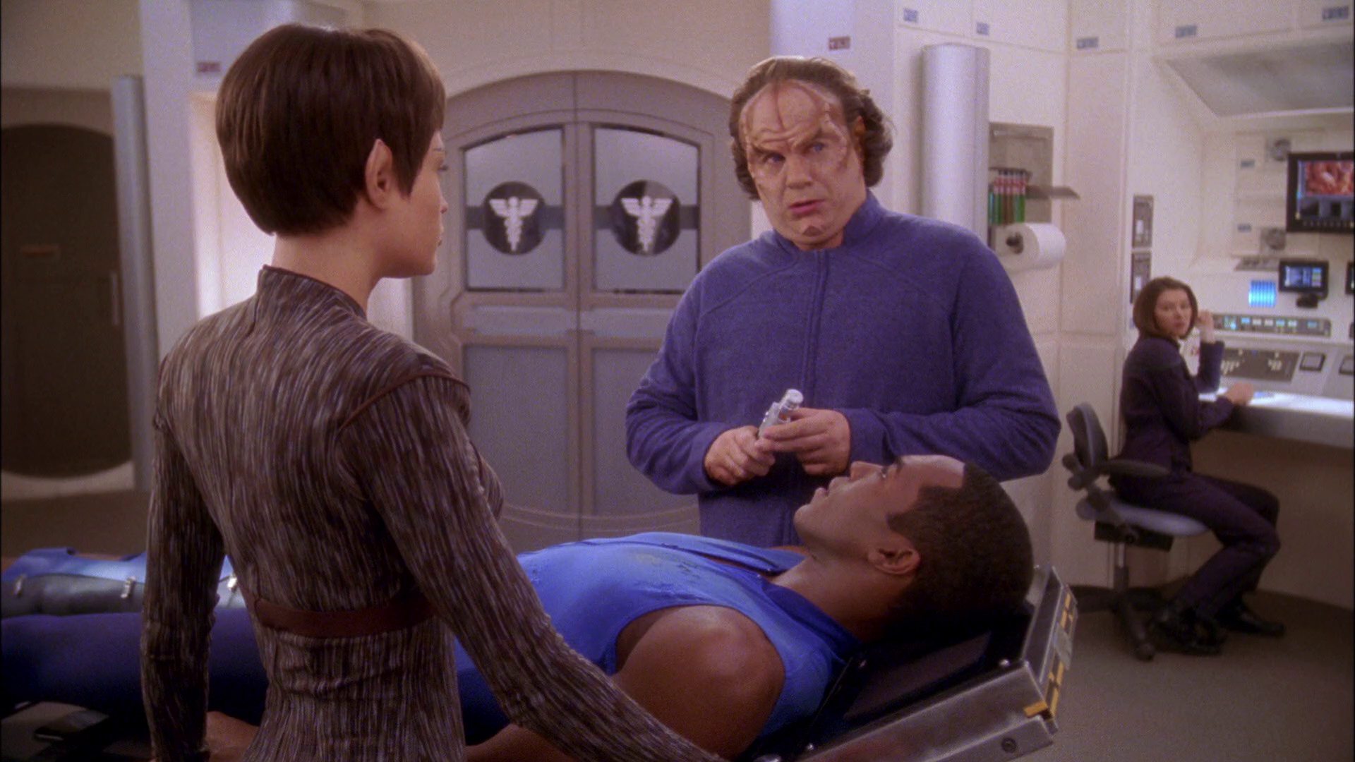 extant_StarTrek_ENT_1x25-TwoDaysAndTwoNights_3430.jpg