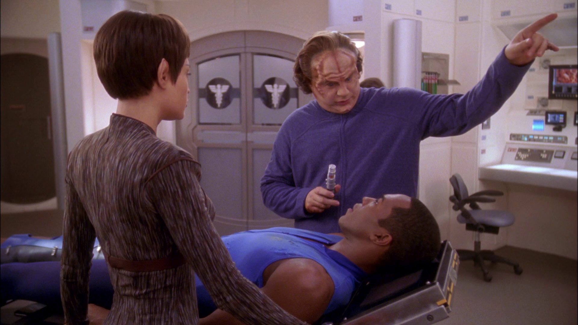 extant_StarTrek_ENT_1x25-TwoDaysAndTwoNights_3436.jpg