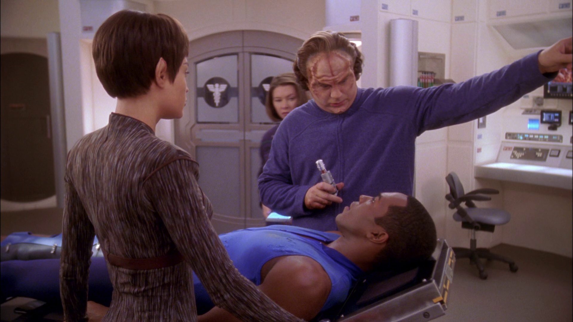 extant_StarTrek_ENT_1x25-TwoDaysAndTwoNights_3437.jpg