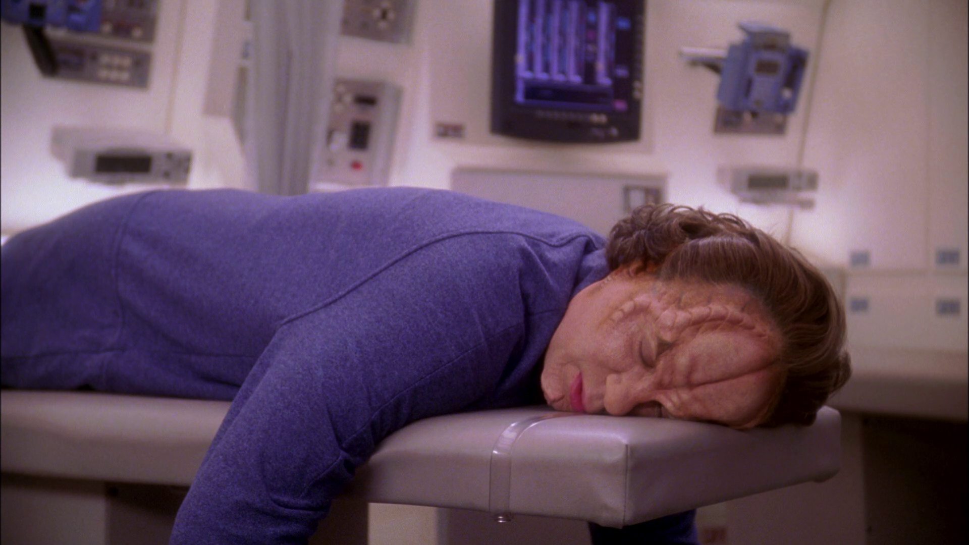 extant_StarTrek_ENT_1x25-TwoDaysAndTwoNights_3496.jpg