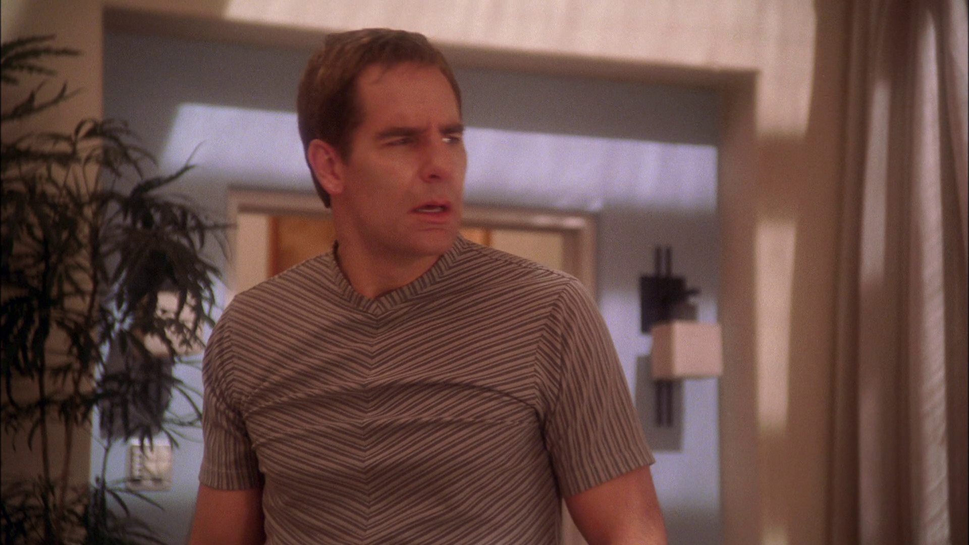 extant_StarTrek_ENT_1x25-TwoDaysAndTwoNights_3562.jpg