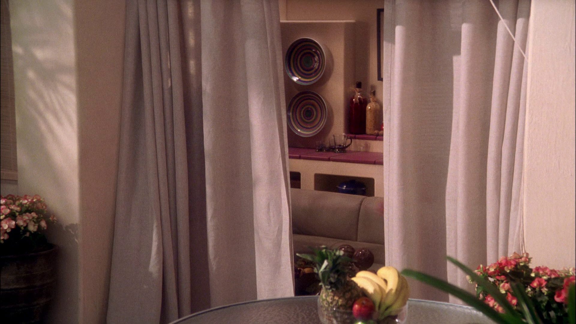 extant_StarTrek_ENT_1x25-TwoDaysAndTwoNights_3564.jpg