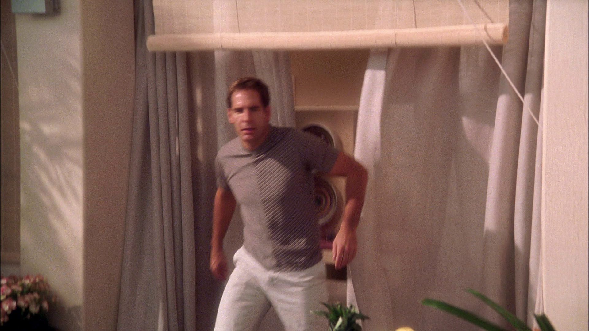 extant_StarTrek_ENT_1x25-TwoDaysAndTwoNights_3566.jpg