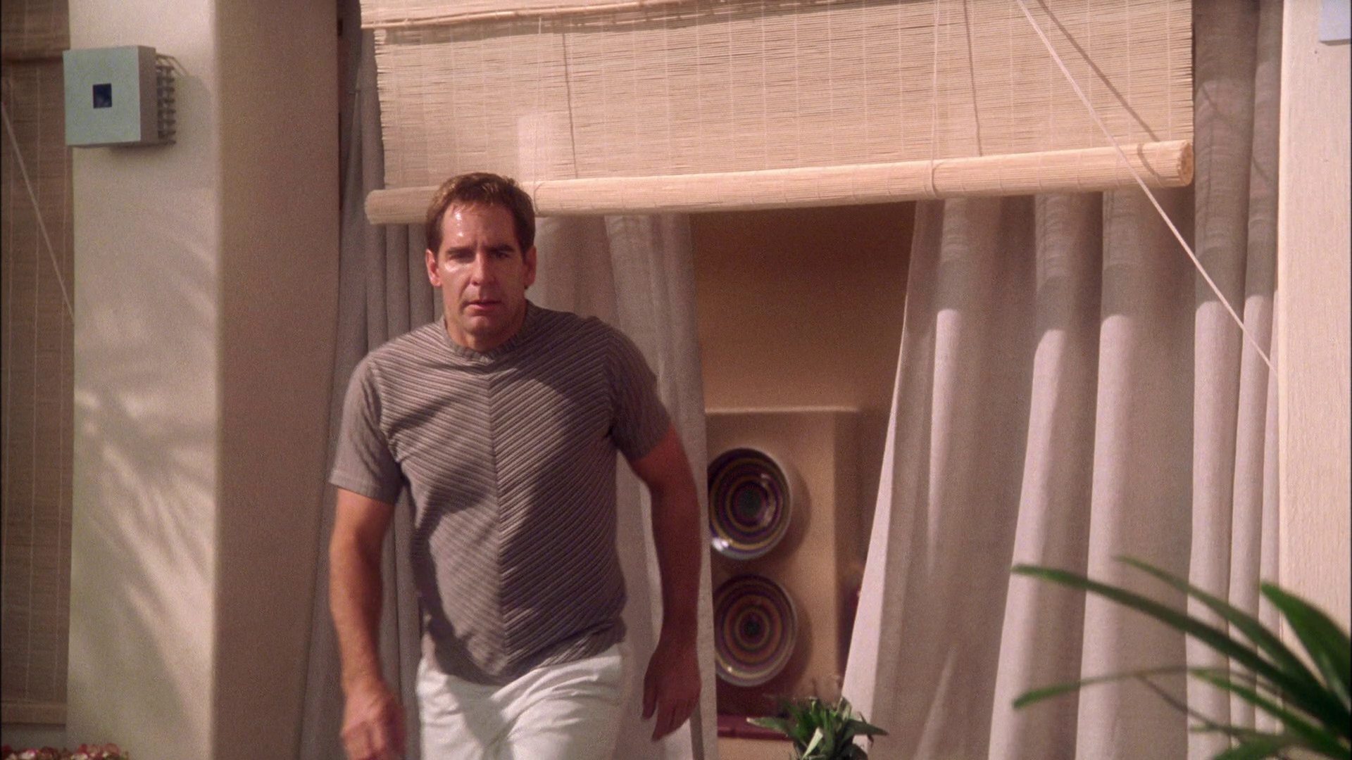 extant_StarTrek_ENT_1x25-TwoDaysAndTwoNights_3567.jpg