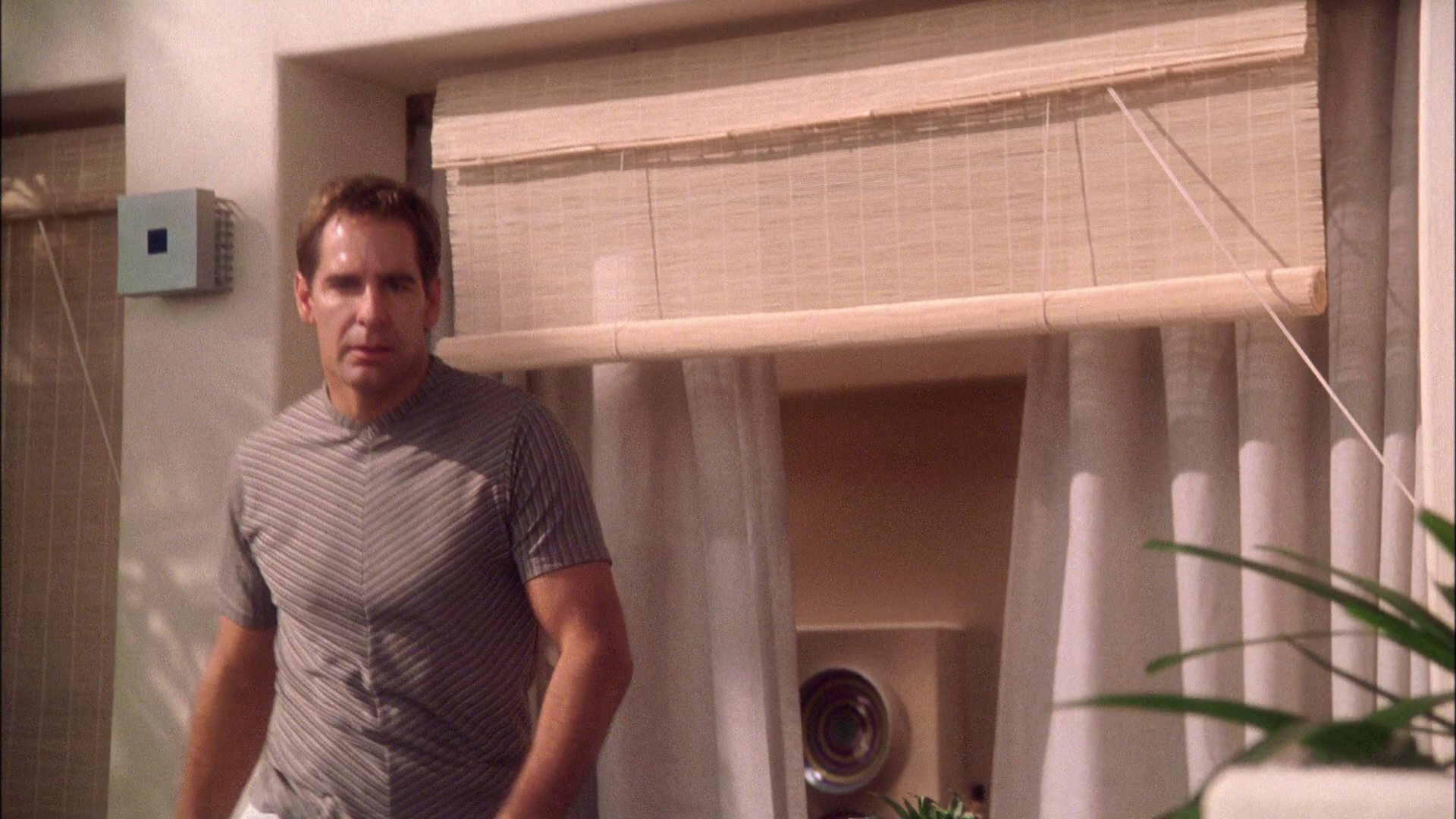 extant_StarTrek_ENT_1x25-TwoDaysAndTwoNights_3568.jpg