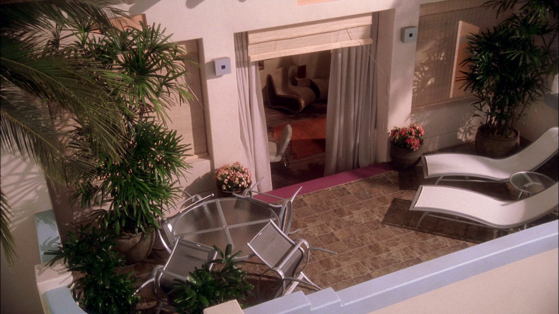 extant_StarTrek_ENT_1x25-TwoDaysAndTwoNights_3578.jpg