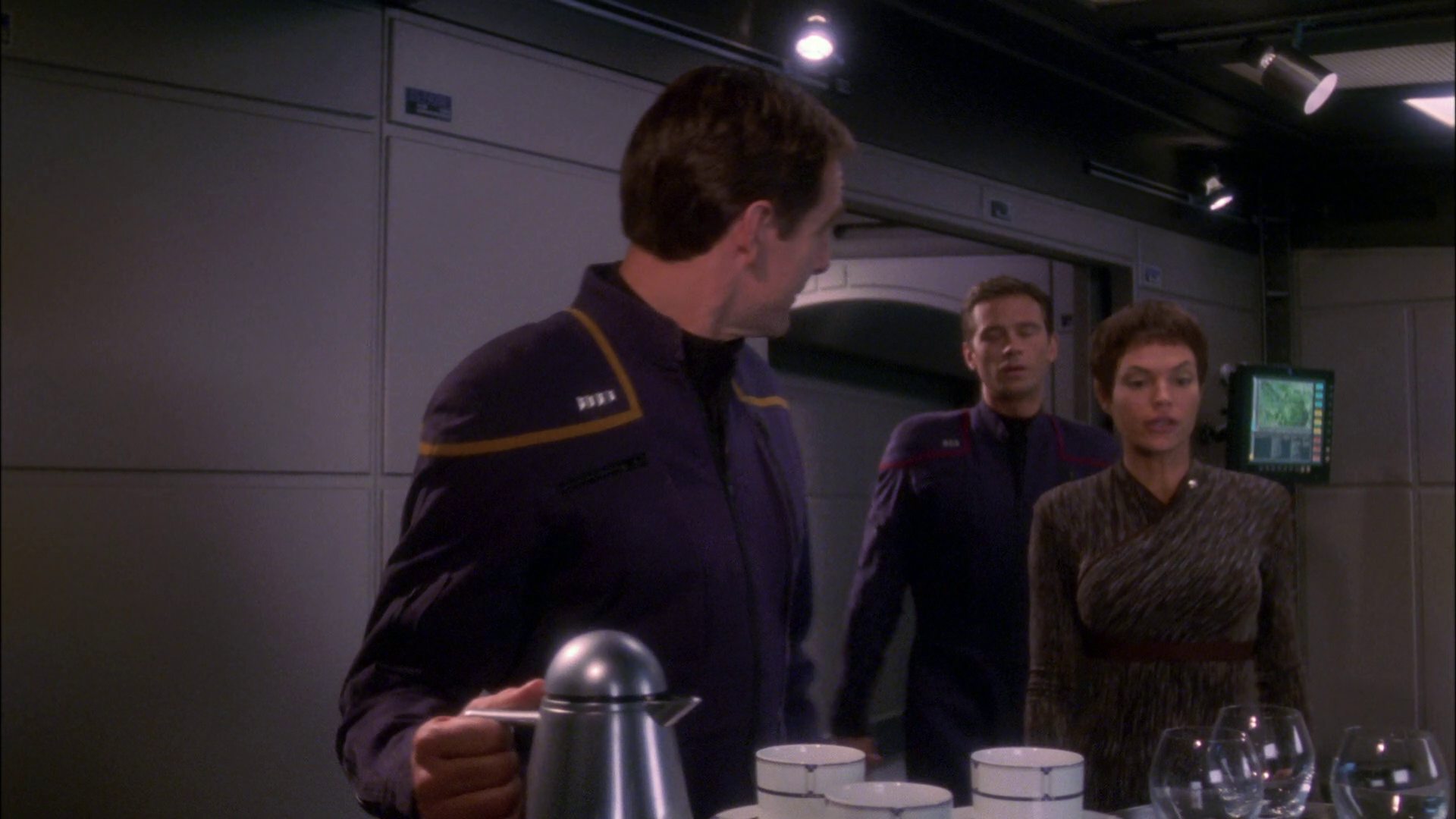 extant_StarTrek_ENT_1x26-_ShockwavePart1_0015.jpg