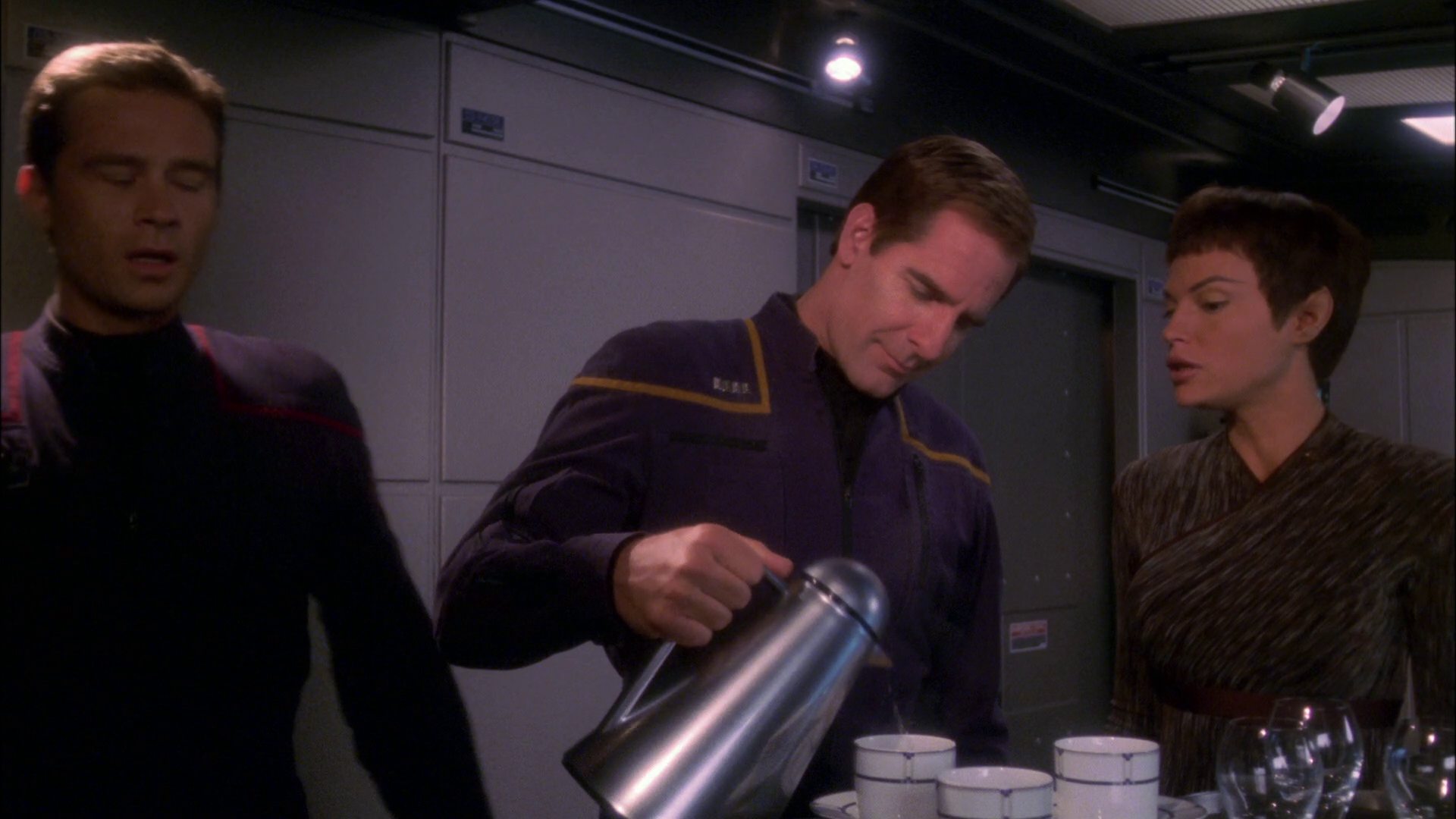 extant_StarTrek_ENT_1x26-_ShockwavePart1_0020.jpg