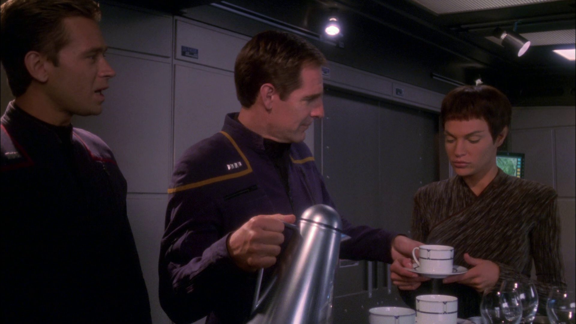 extant_StarTrek_ENT_1x26-_ShockwavePart1_0024.jpg
