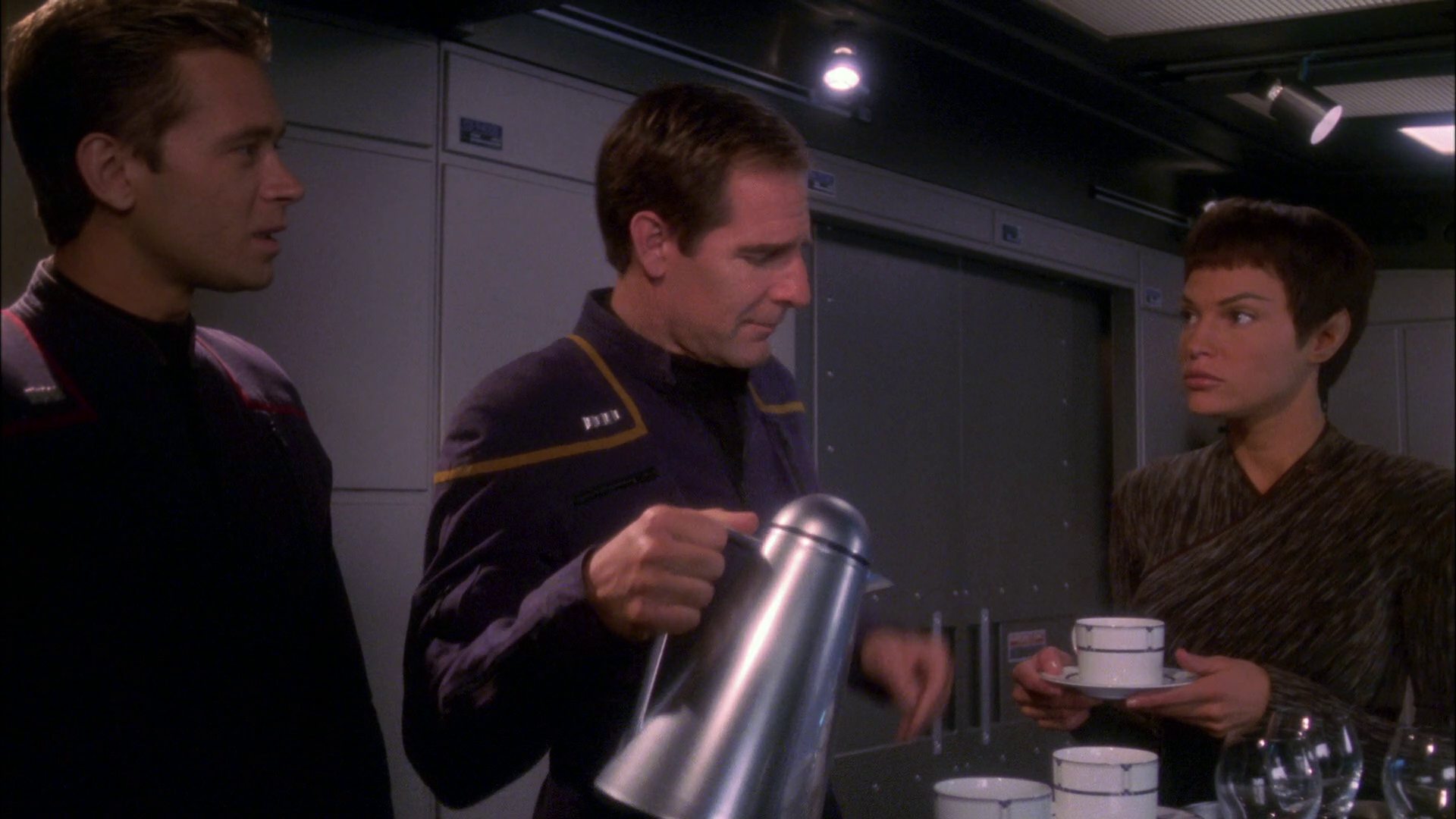 extant_StarTrek_ENT_1x26-_ShockwavePart1_0025.jpg