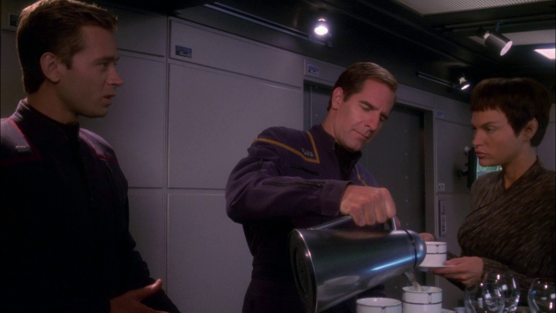 extant_StarTrek_ENT_1x26-_ShockwavePart1_0027.jpg