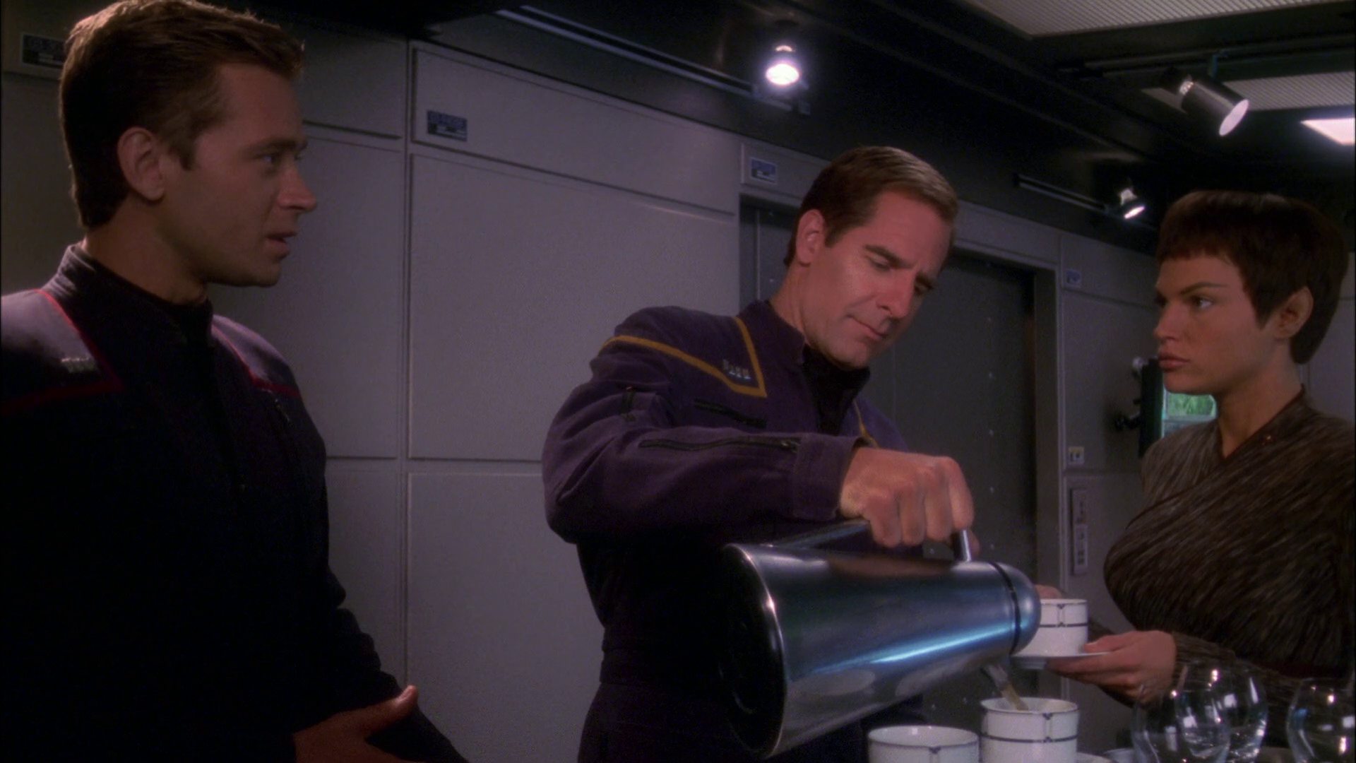extant_StarTrek_ENT_1x26-_ShockwavePart1_0028.jpg