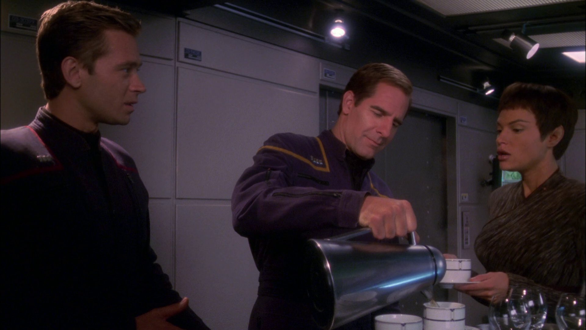 extant_StarTrek_ENT_1x26-_ShockwavePart1_0029.jpg