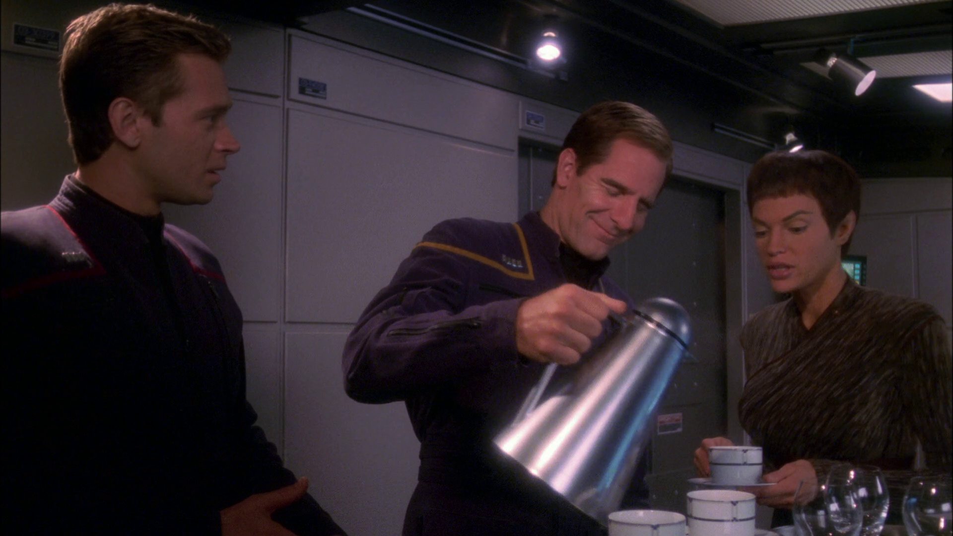 extant_StarTrek_ENT_1x26-_ShockwavePart1_0031.jpg