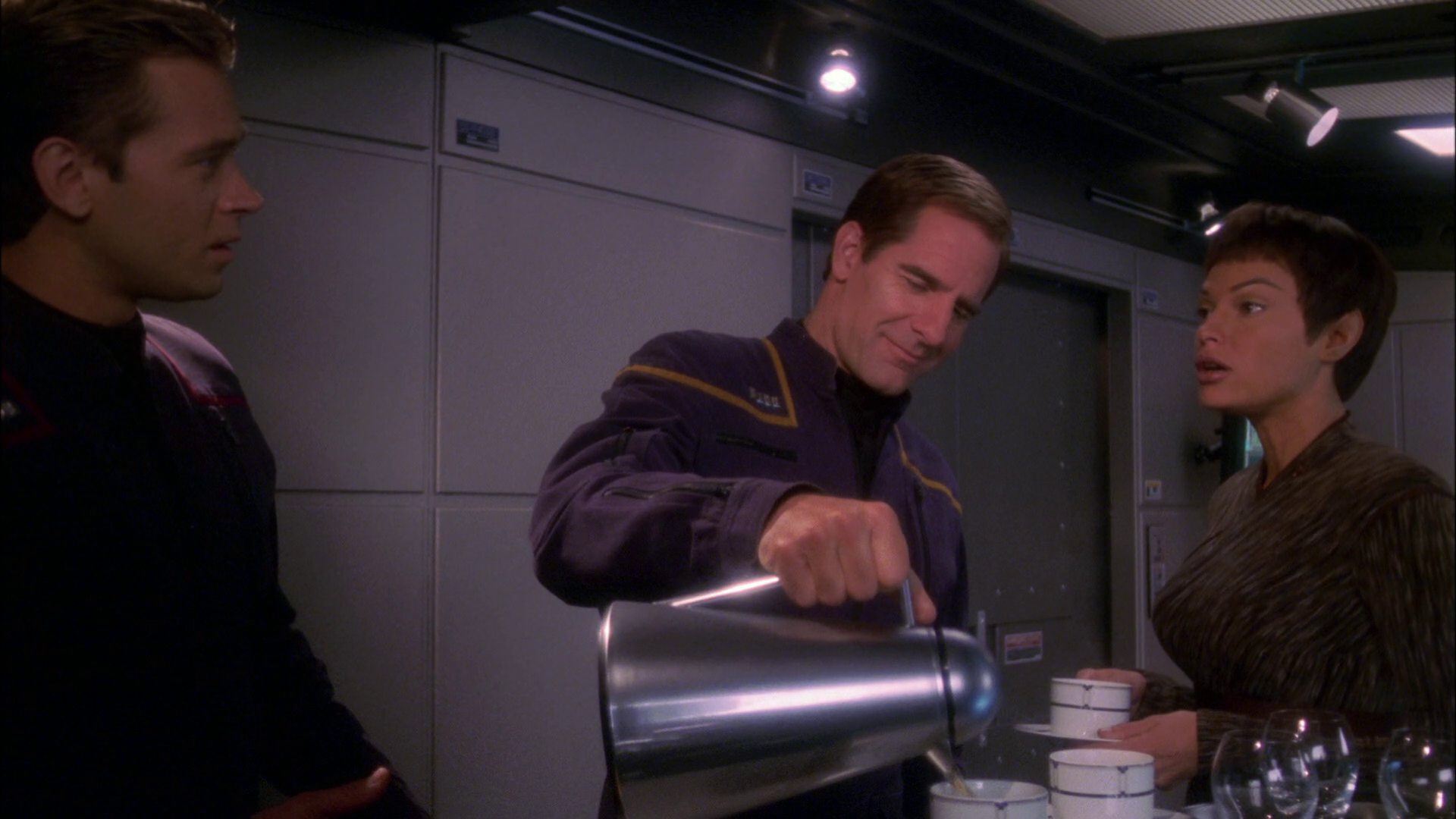 extant_StarTrek_ENT_1x26-_ShockwavePart1_0033.jpg