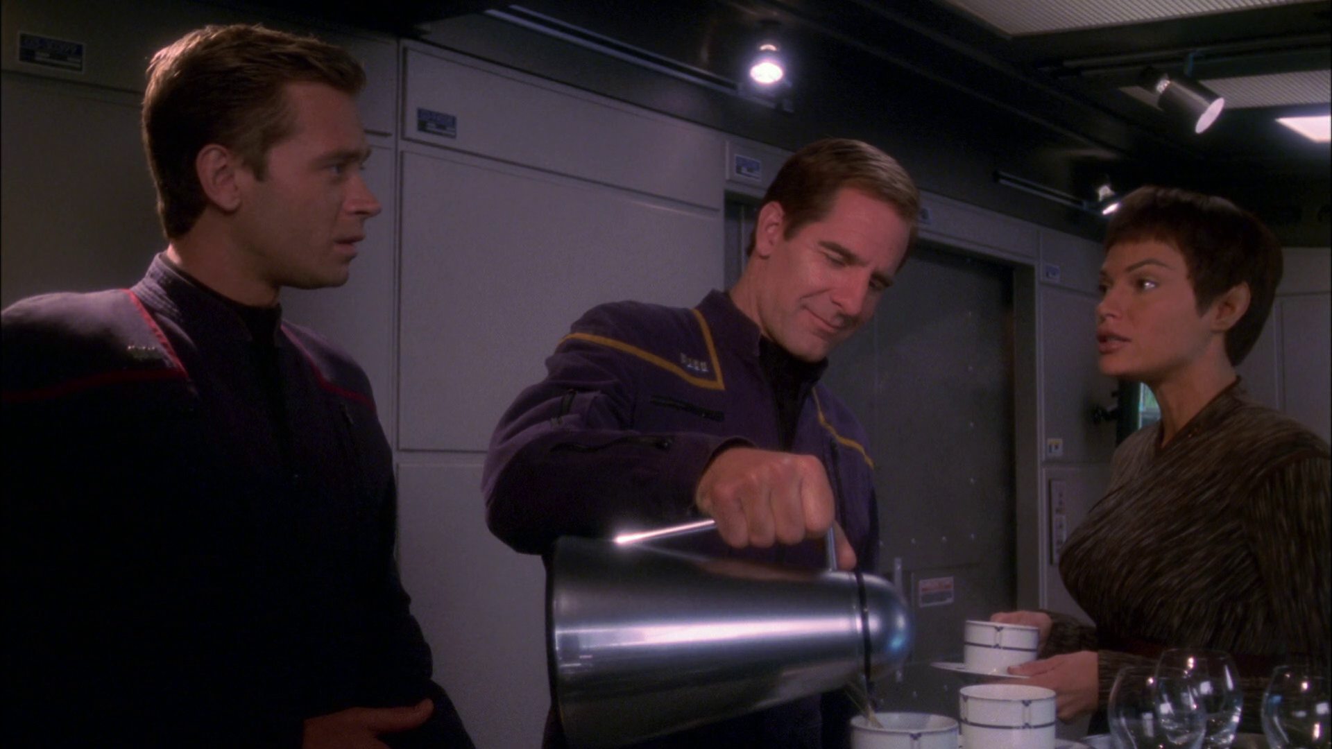 extant_StarTrek_ENT_1x26-_ShockwavePart1_0035.jpg