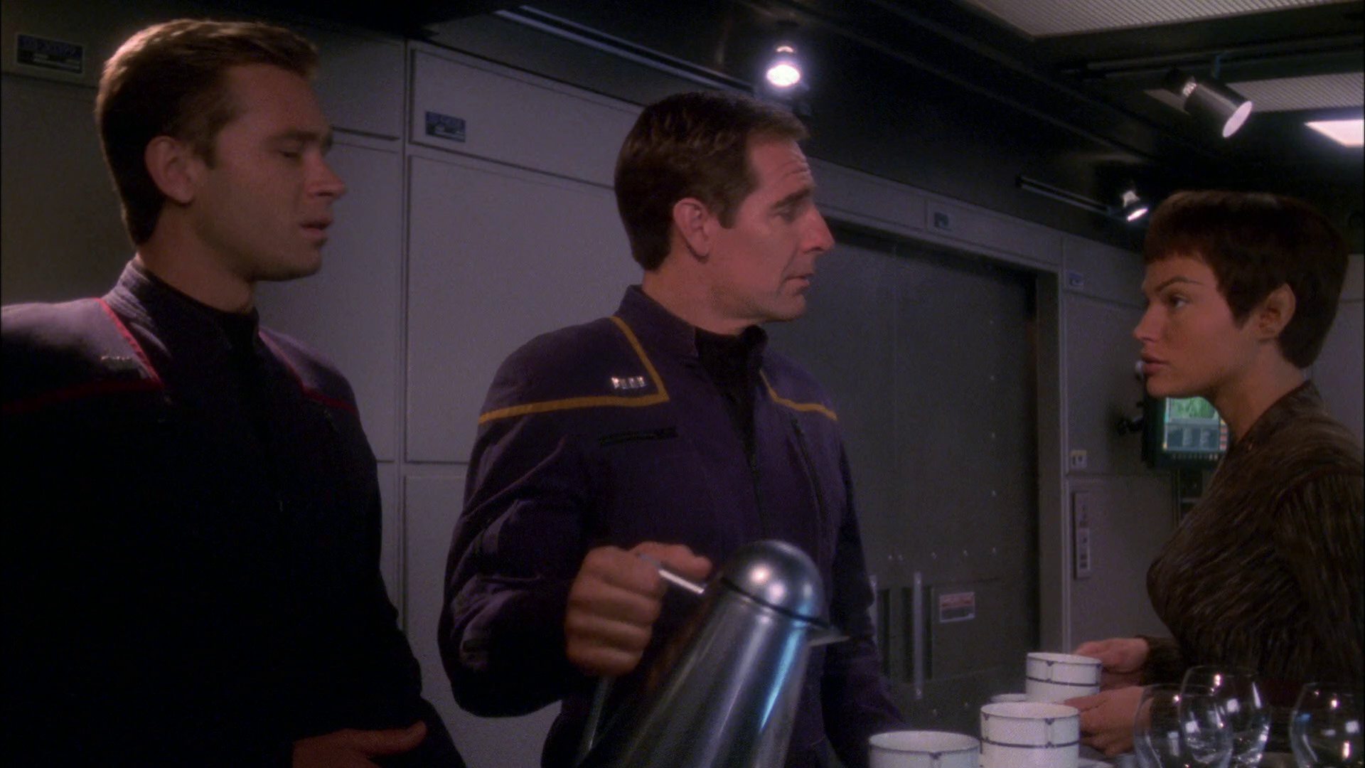 extant_StarTrek_ENT_1x26-_ShockwavePart1_0037.jpg