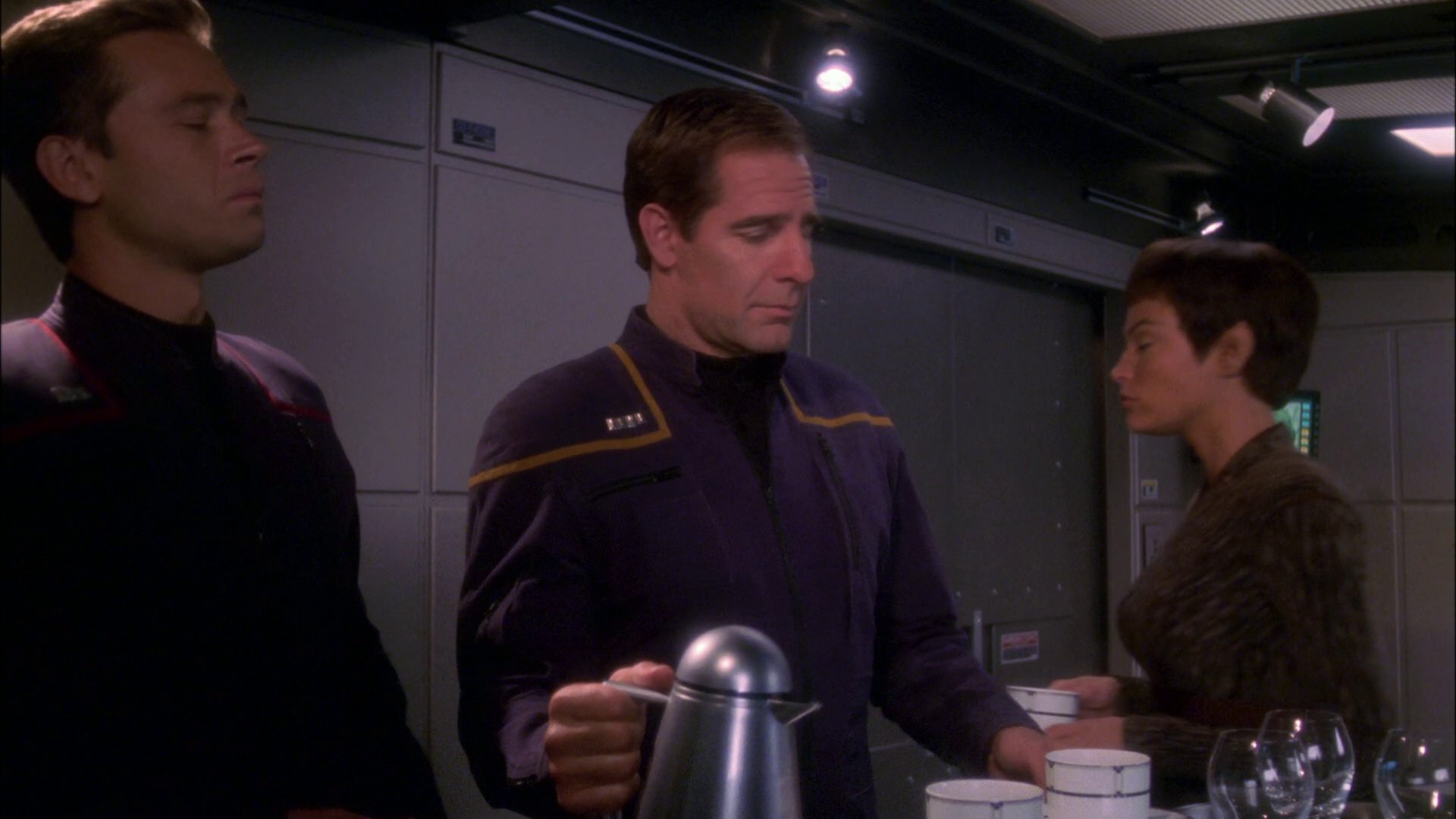 extant_StarTrek_ENT_1x26-_ShockwavePart1_0038.jpg